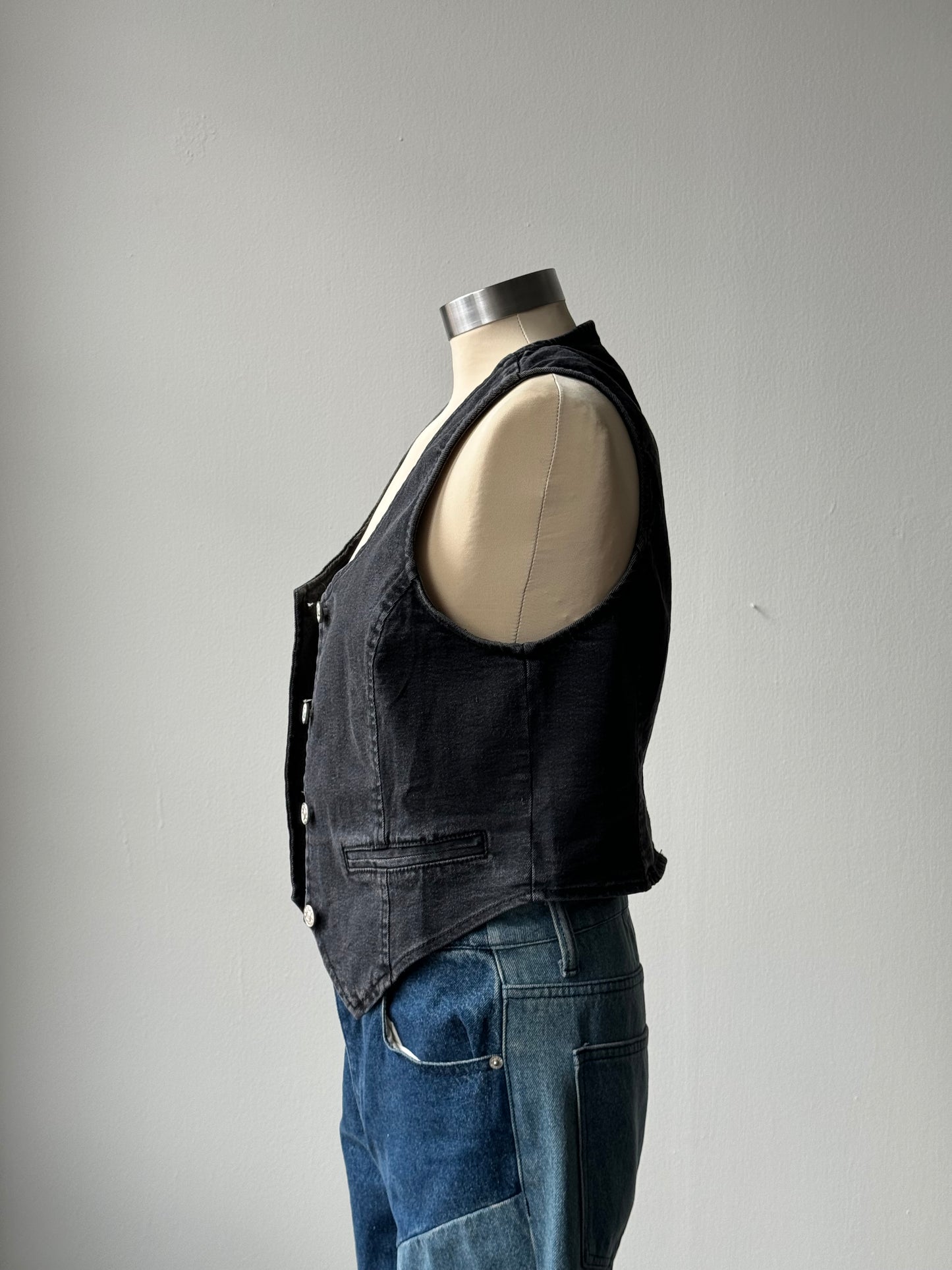 Judith Classic Western Style Low Neck Denim Vest In Ash Black