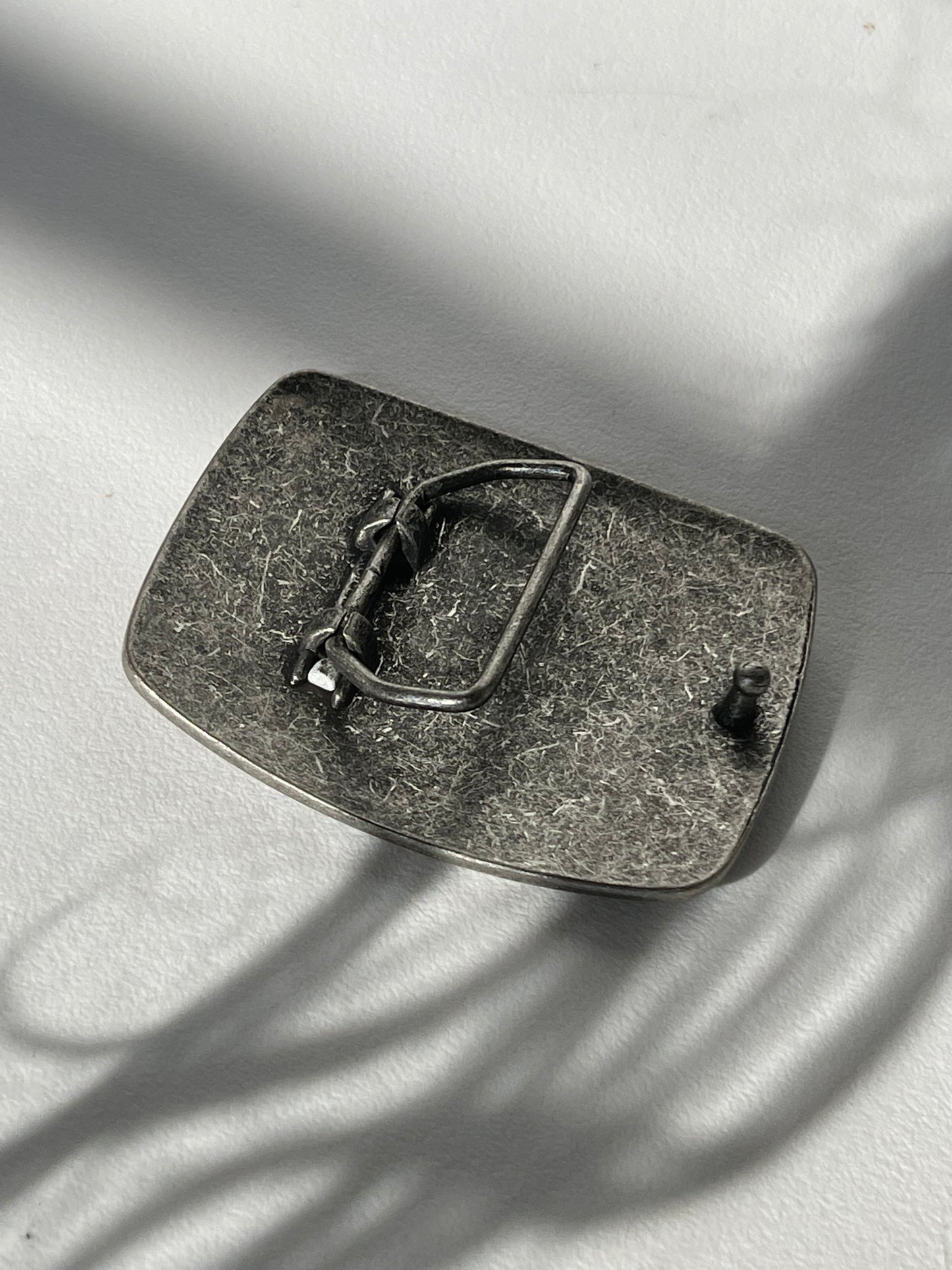Billy Classic Solid Distressed Belt Buckle In Vintage Silver