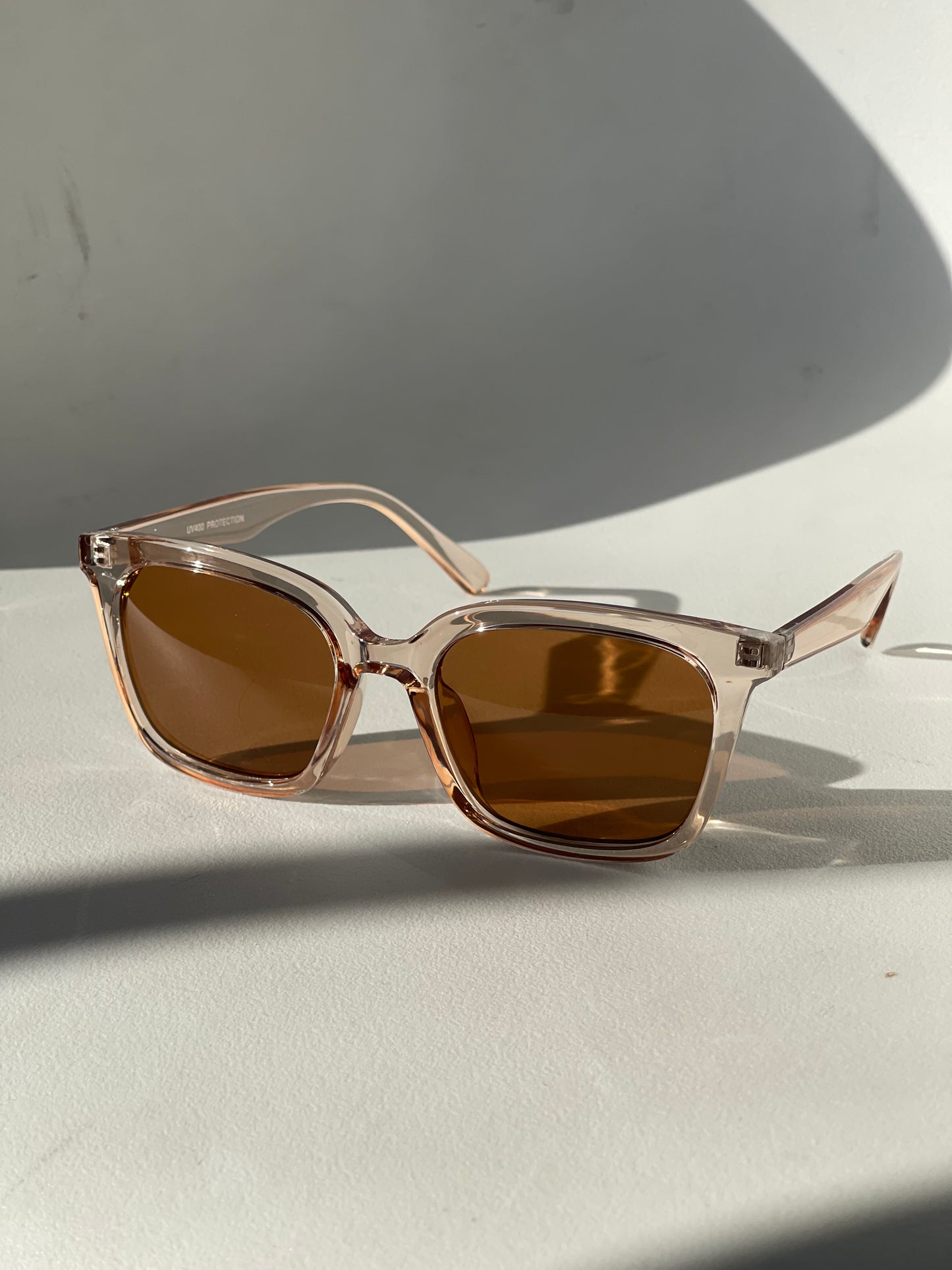 Caige Classic Sunglasses In Peach