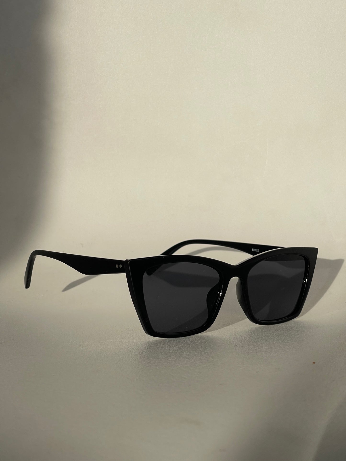 Stacy Edgy Cat Eye Sunglasses In Black