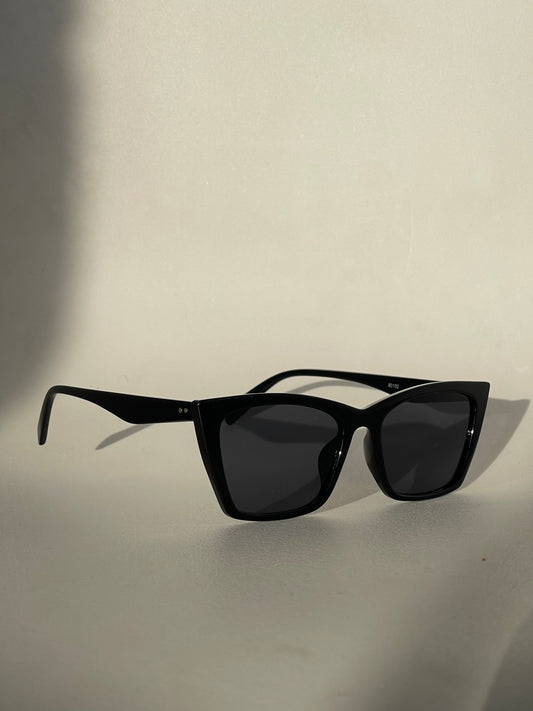 Stacy Edgy Cat Eye Sunglasses In Black