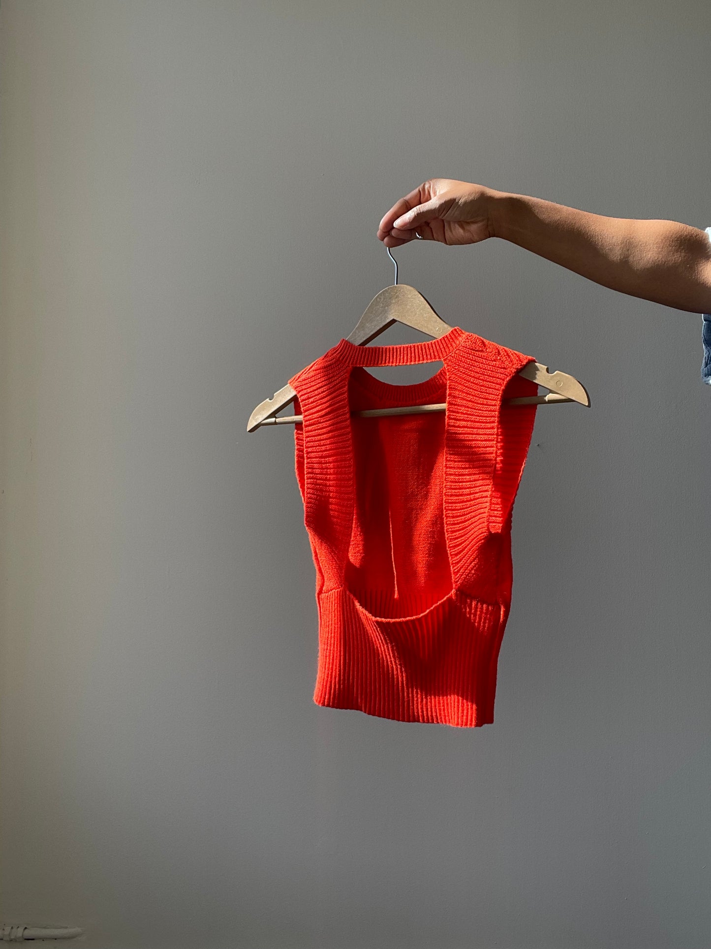 Chelsea Open Back Cropped Sweater Vest In Electric Cherry
