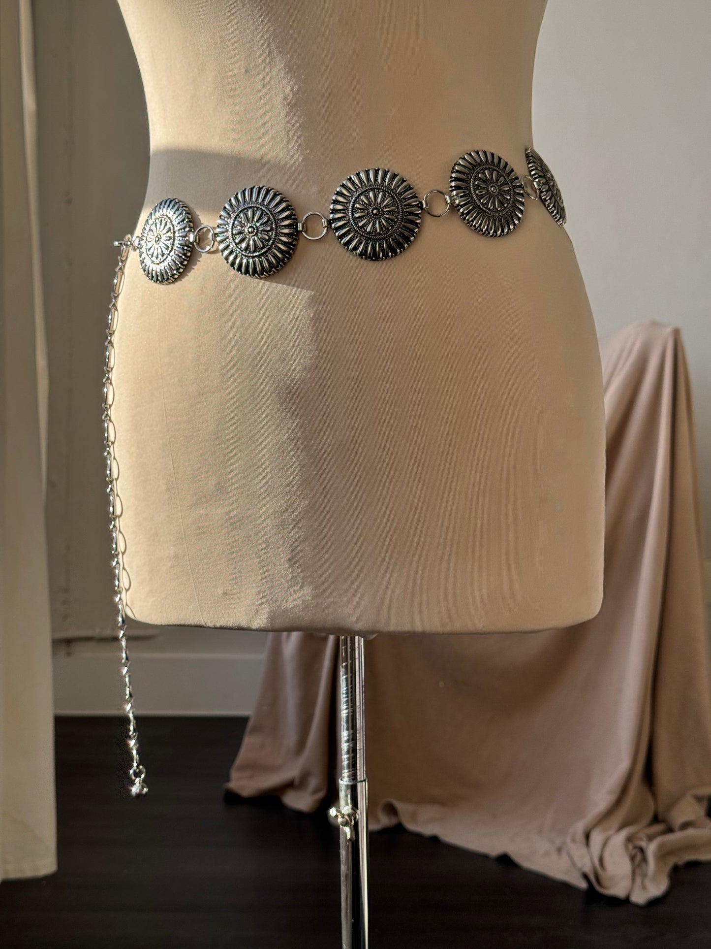 Henry Classic Metal Chain Belt In Antique Silver