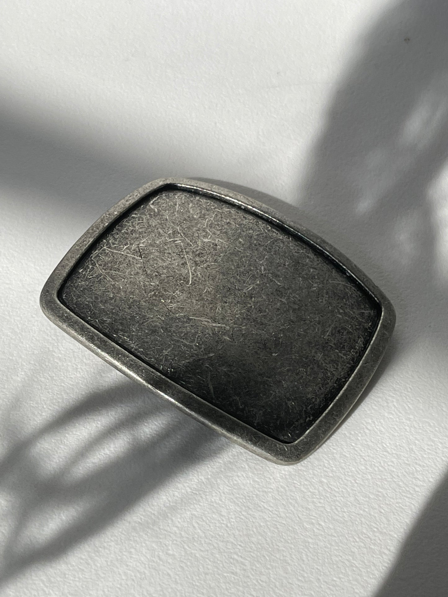 Billy Classic Solid Distressed Belt Buckle In Vintage Silver