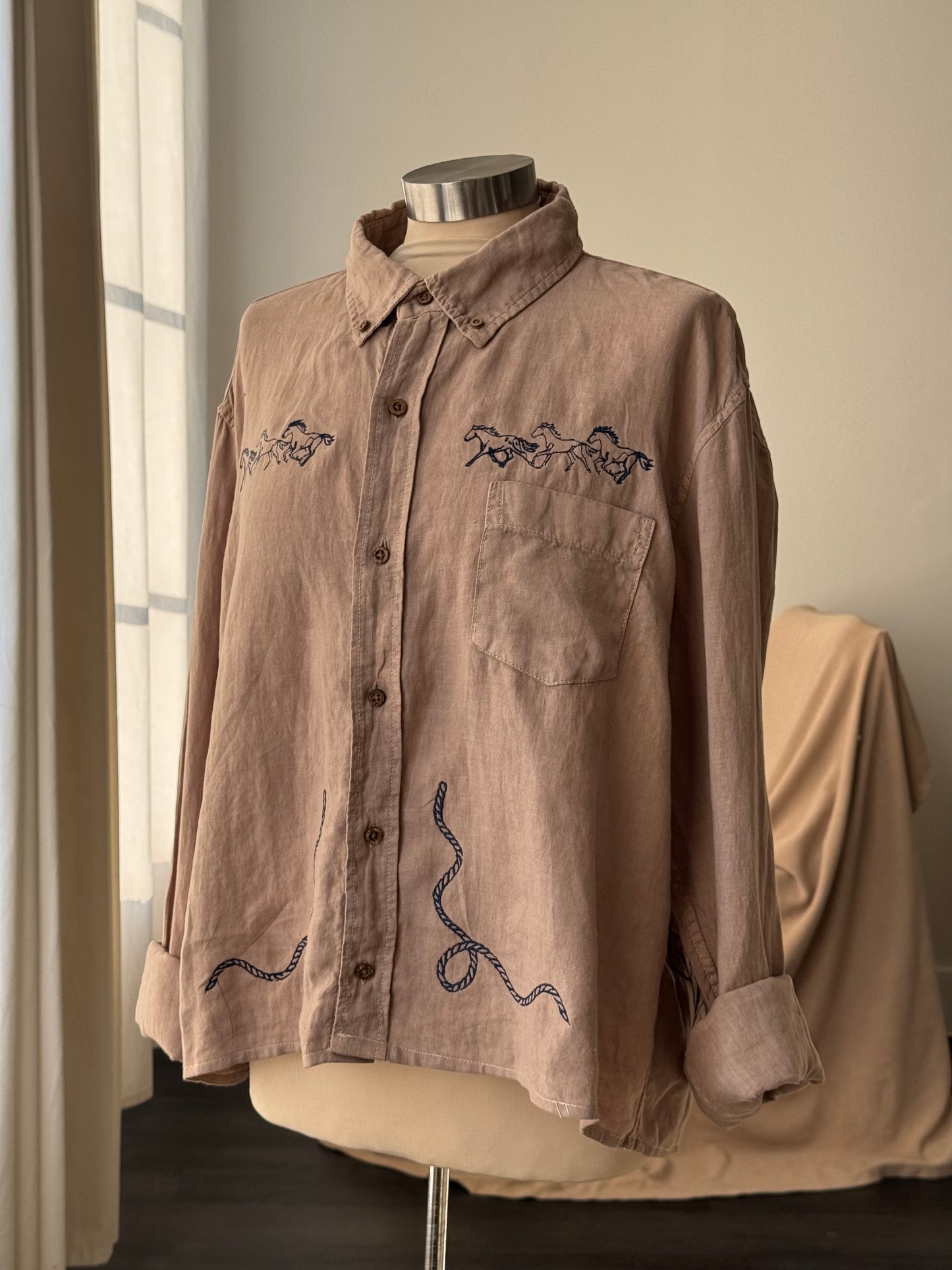 Lawrence Handcrafted Embroidered Cropped Button Down