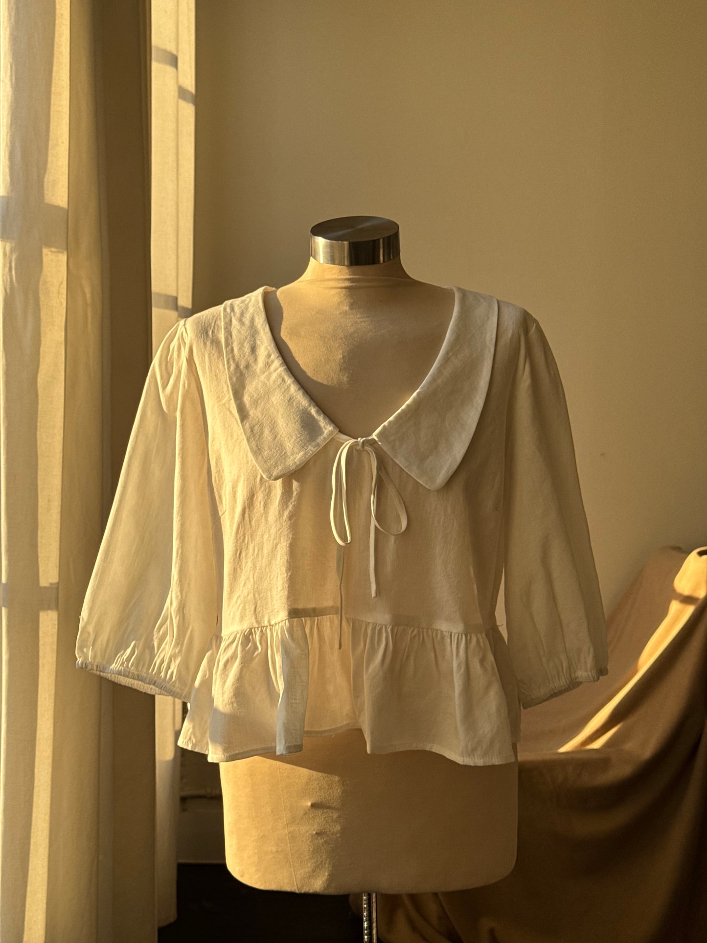 Melody Cotton Peter Pan Collar Top In White