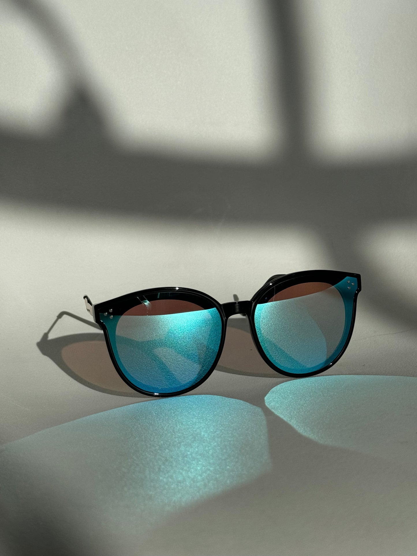 Priscilla Tri Sunglasses In Sky