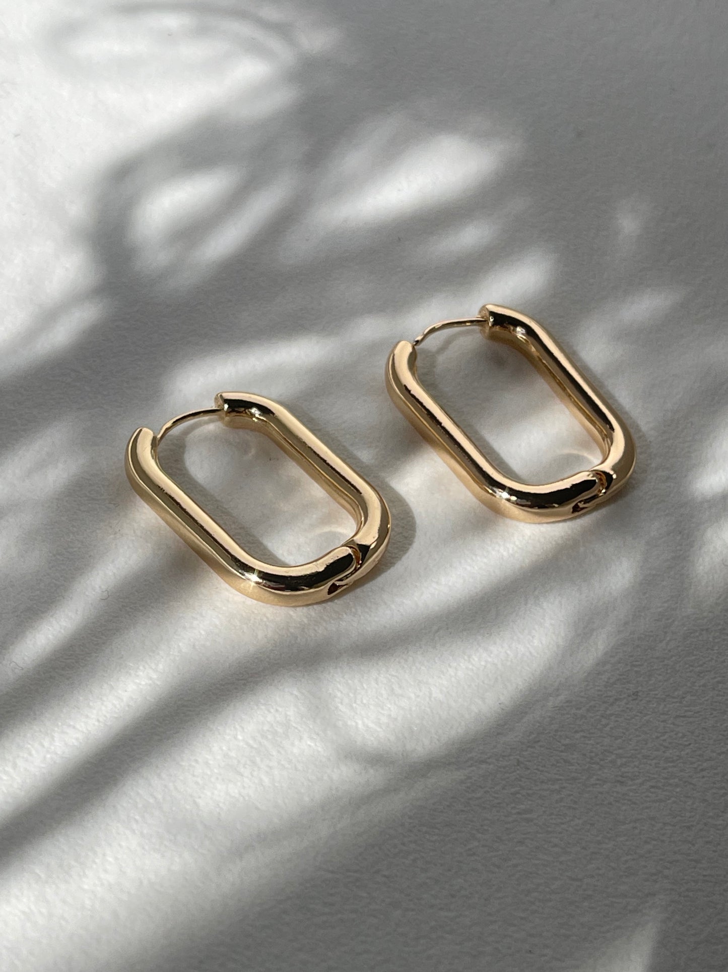 Melissa Mid Size Rounded Hug Hoop In Gold