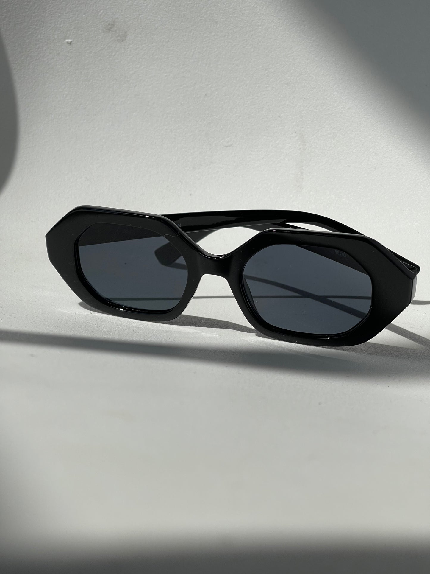 Kelsey Retro 80s Style Sunglasses In Black
