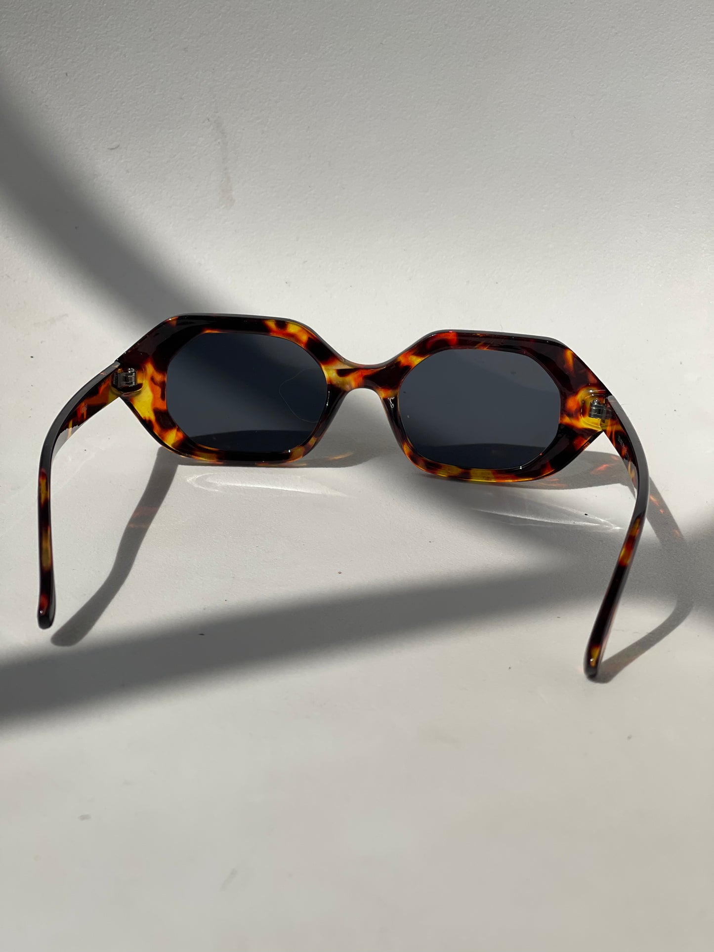 Kelsey Retro 80s Style Sunglasses In Tortoise