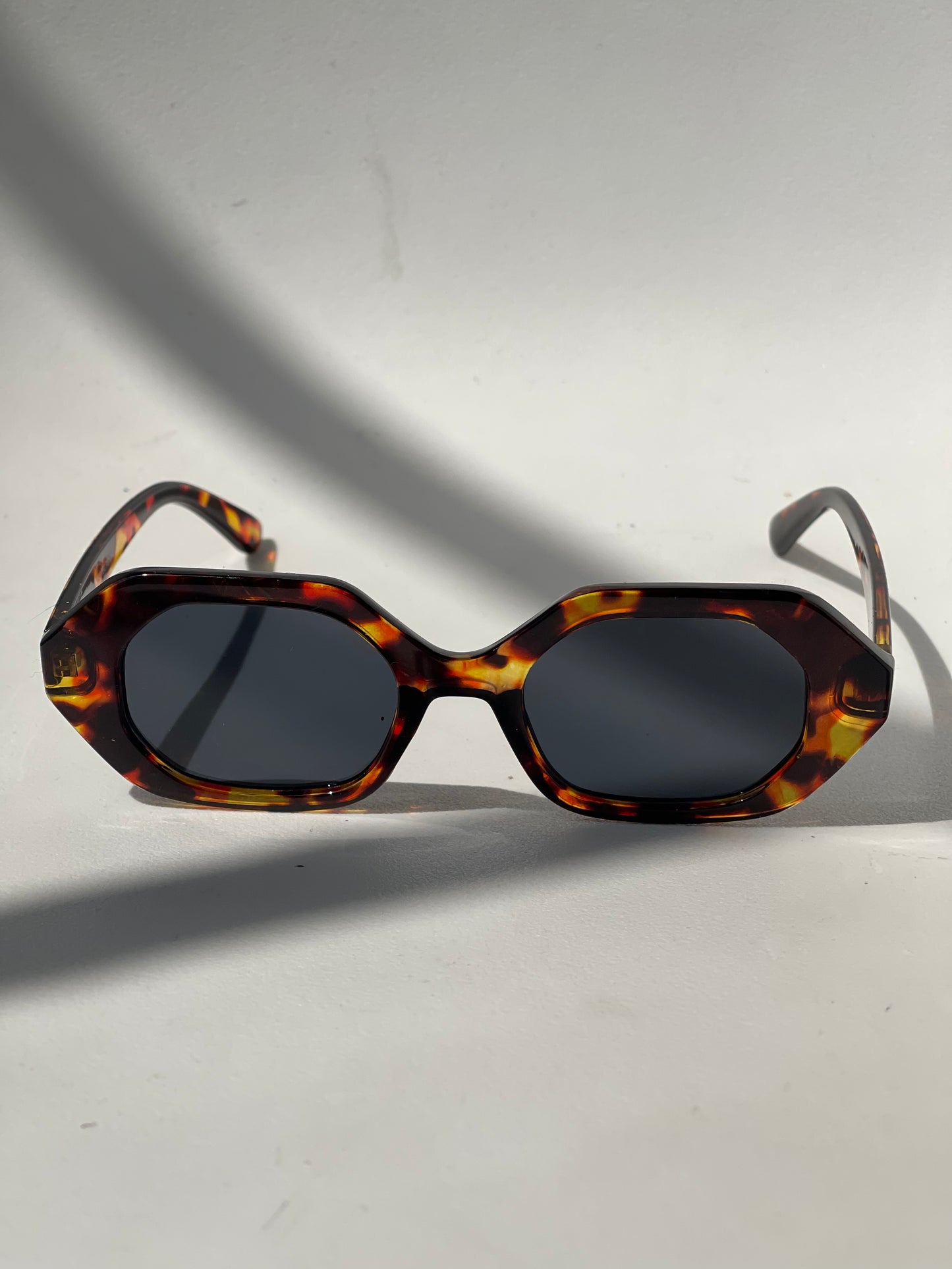 Kelsey Retro 80s Style Sunglasses In Tortoise