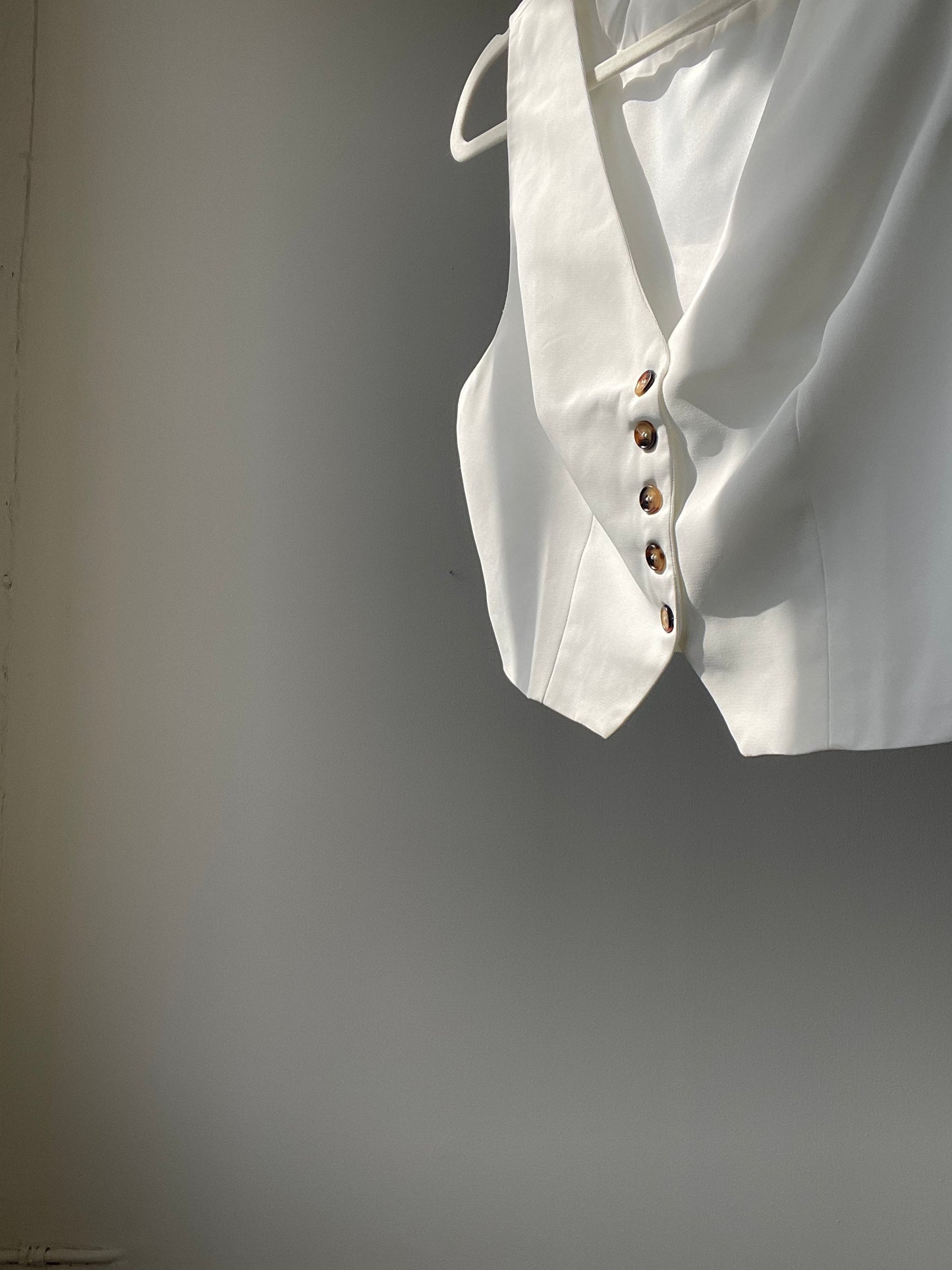 Maribel Classic Button Down Vest In White