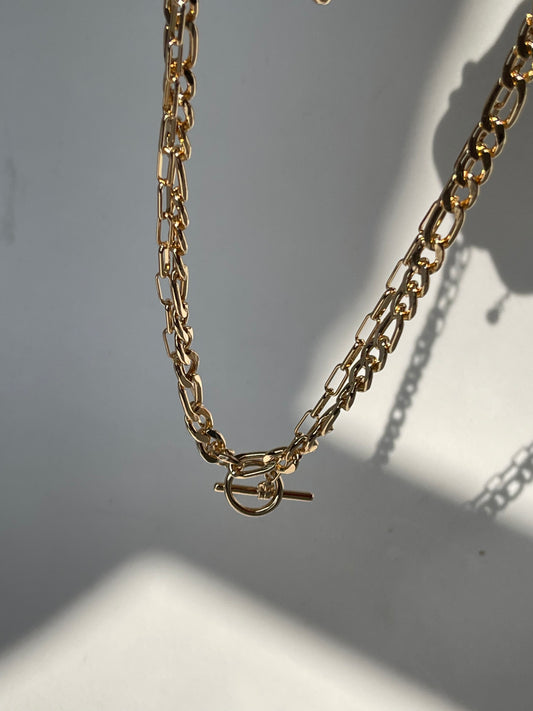 Courtney Chunky Link & Toggle Necklace Set In Gold