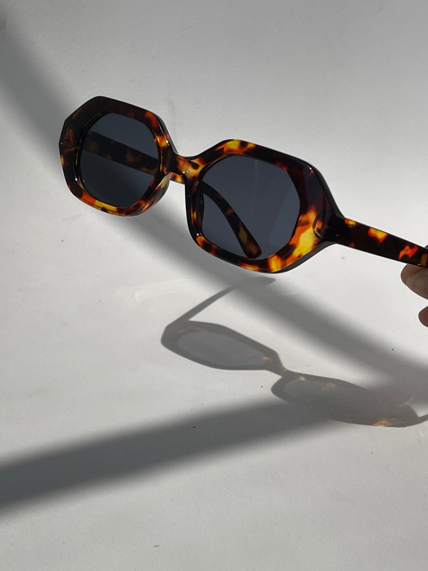 Kelsey Retro 80s Style Sunglasses In Tortoise
