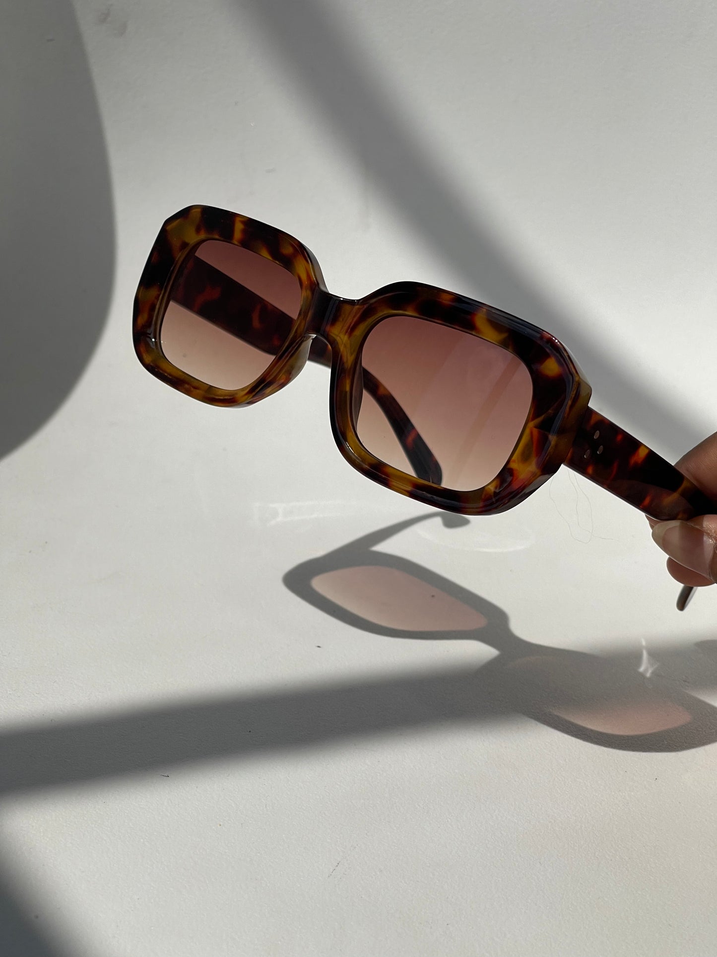 Angie Retro 70s Style Sunglasses In Tortoise