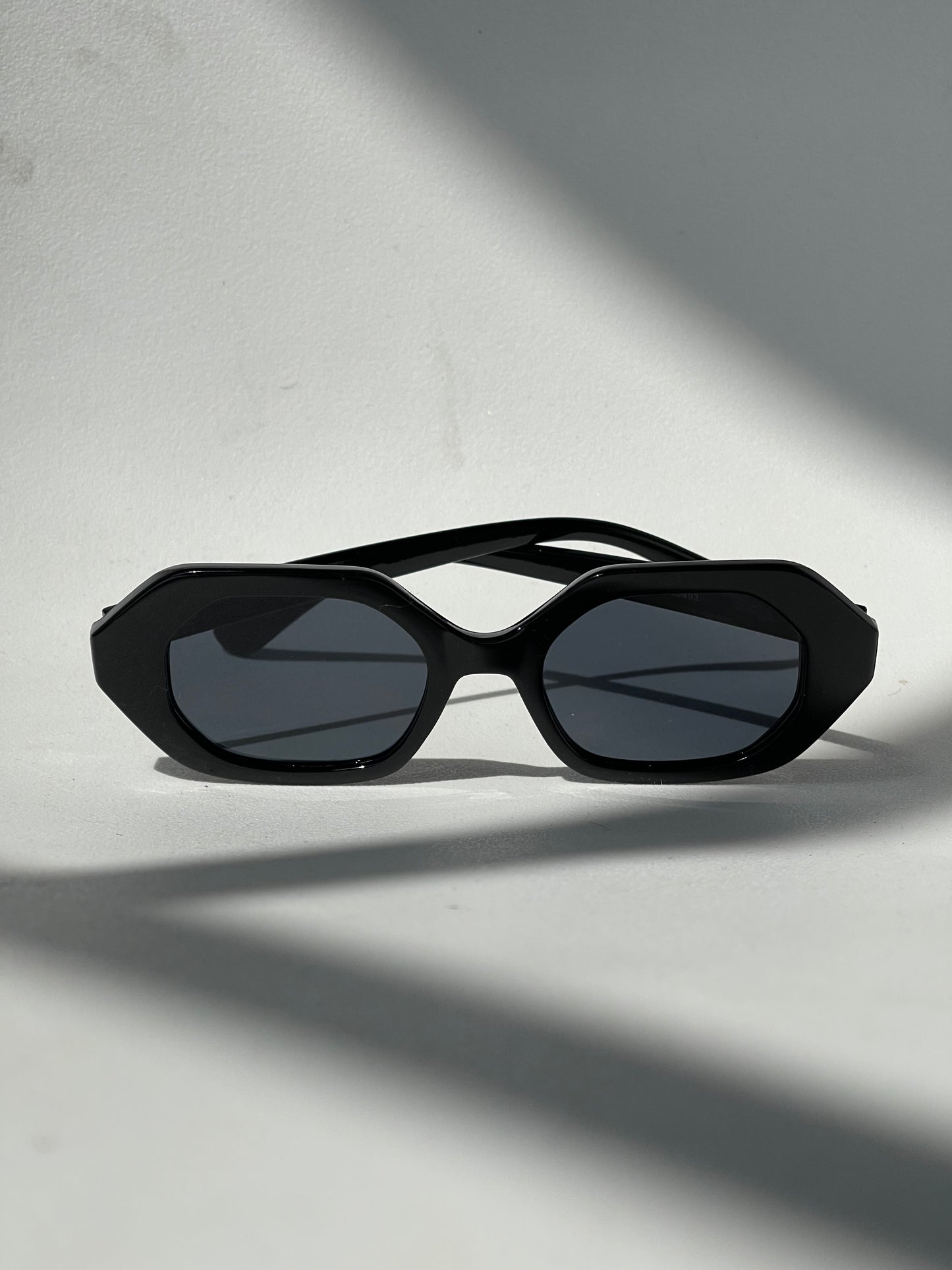 Kelsey Retro 80s Style Sunglasses In Black
