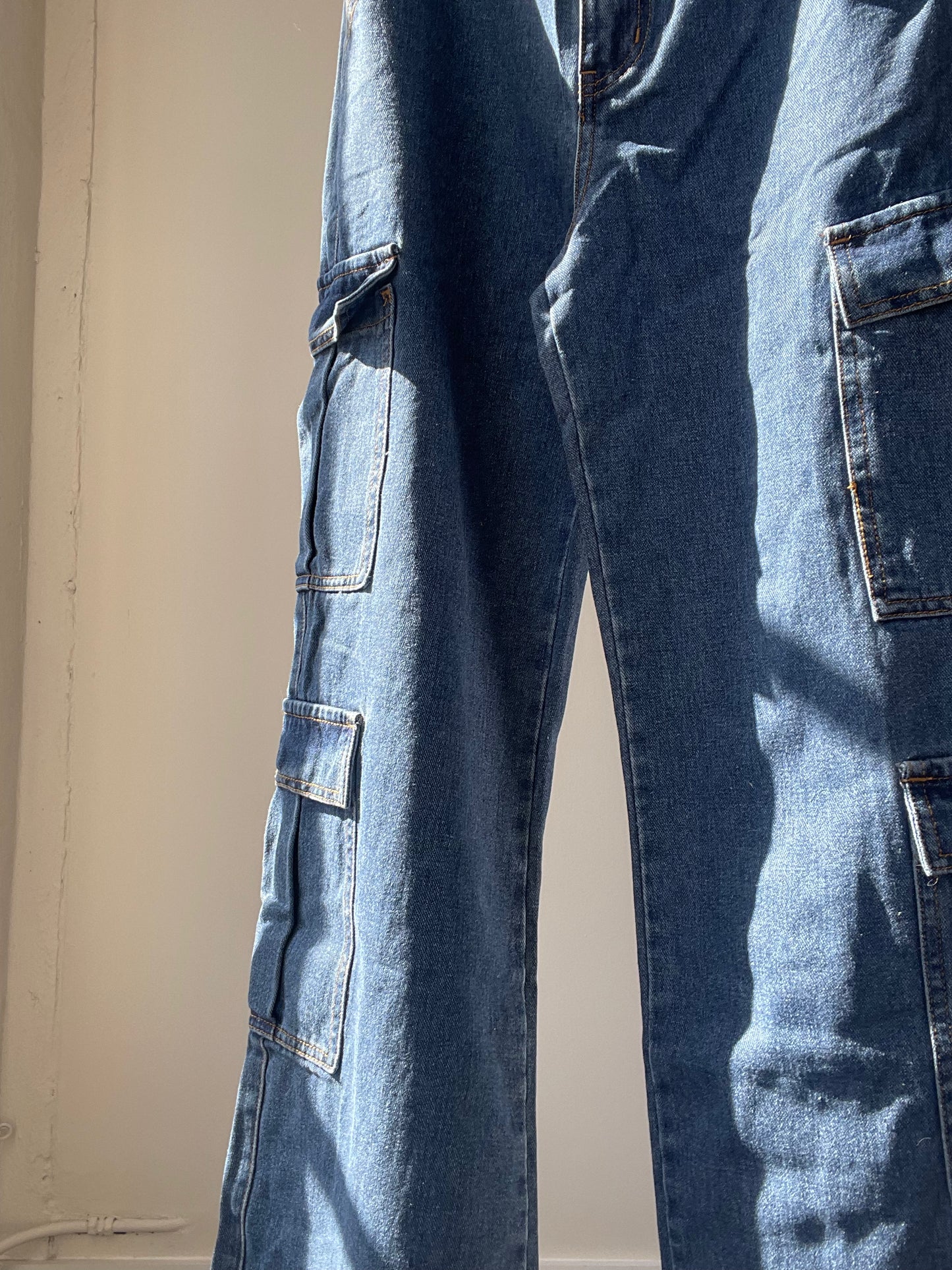 Haltom Straight Leg Cargo Denim Jean In Indigo