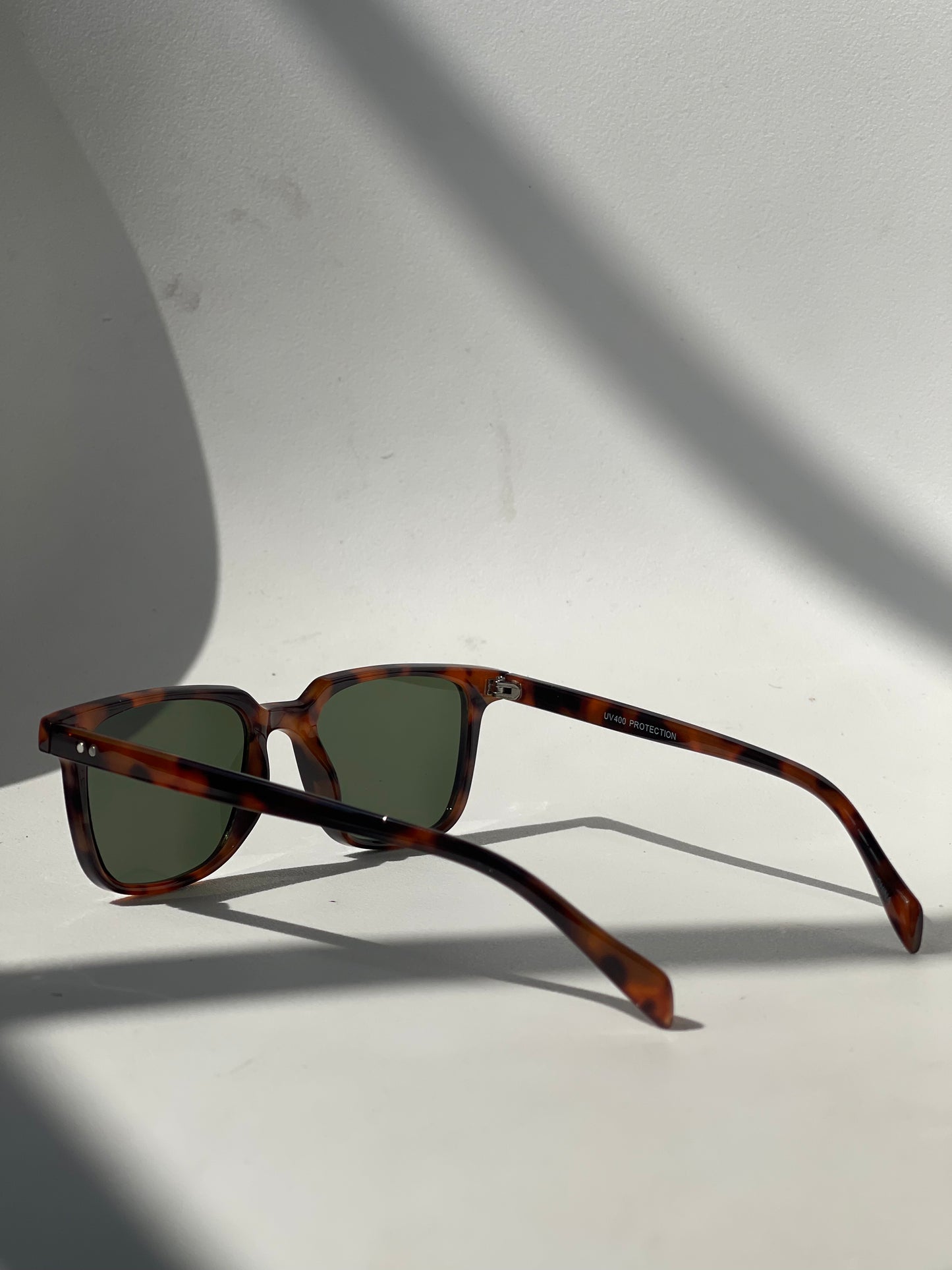 Katie Classic 80s Style Sunglasses In Tortoise