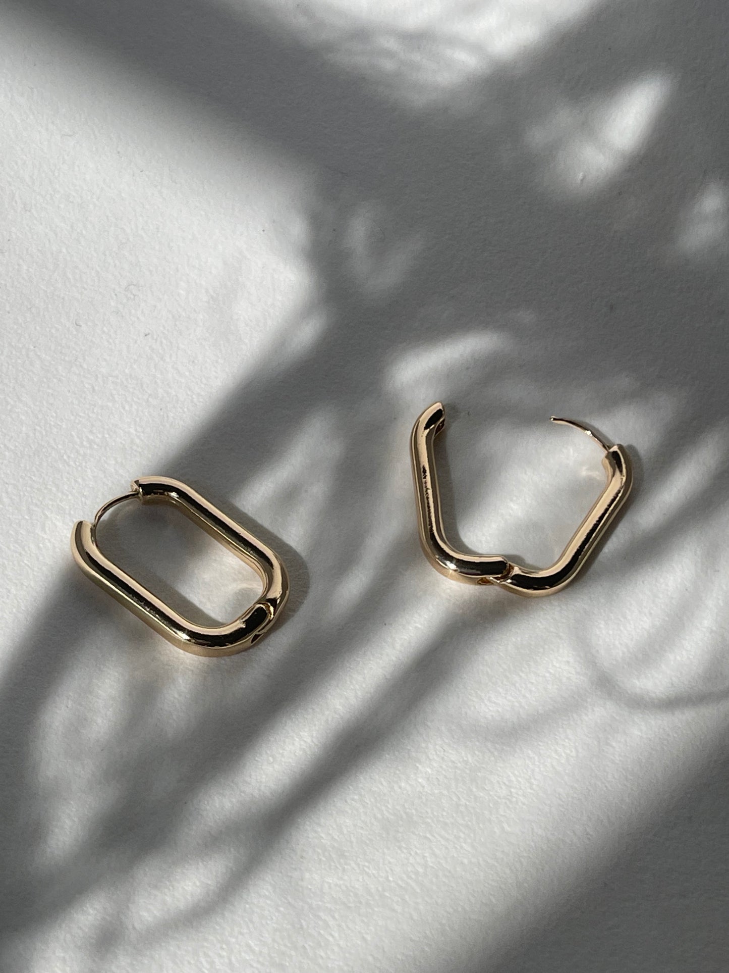 Melissa Mid Size Rounded Hug Hoop In Gold