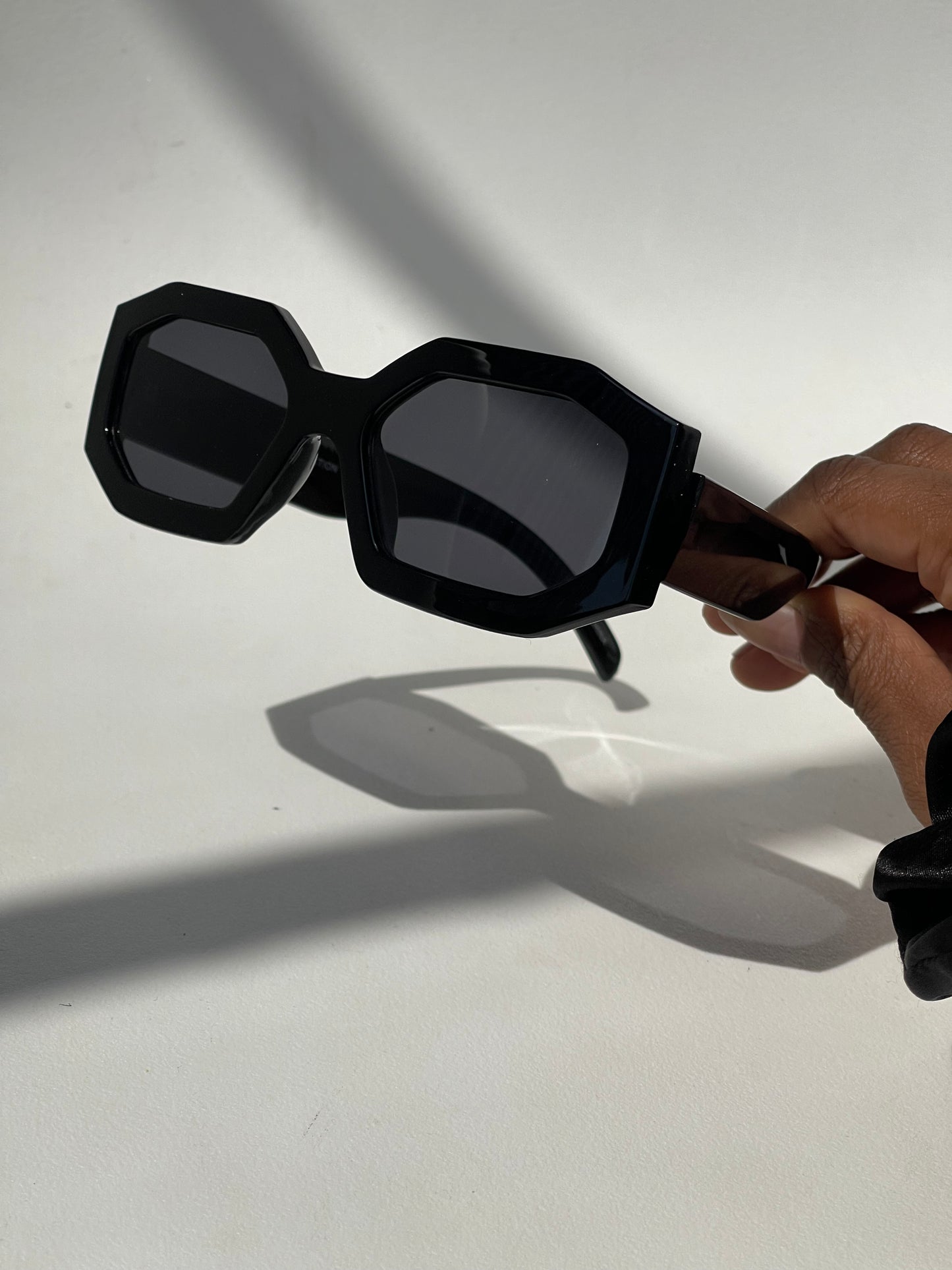 Tracy Retro 80s Style Sunglasses In Black