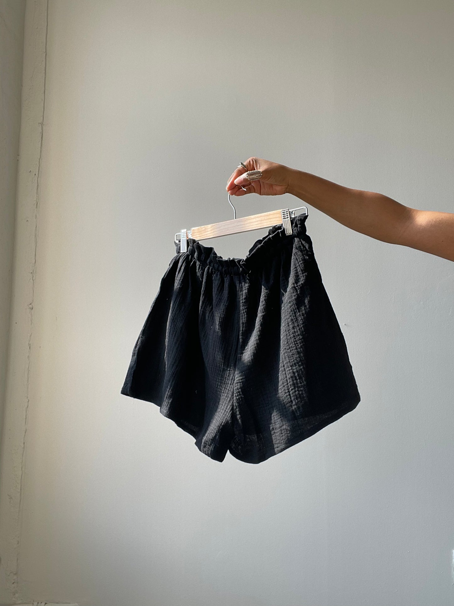 Kelsey Cotton Drawstring Shorts In Black