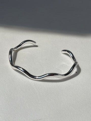 Sonia Classic Wave Cuff Bracelet In Silver
