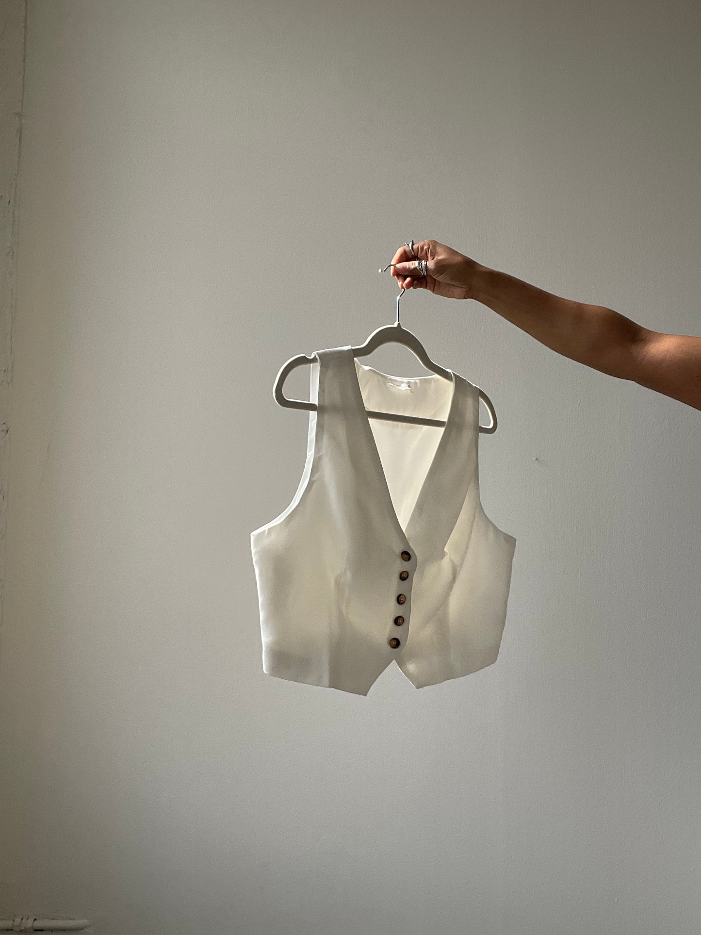 Maribel Classic Button Down Vest In White