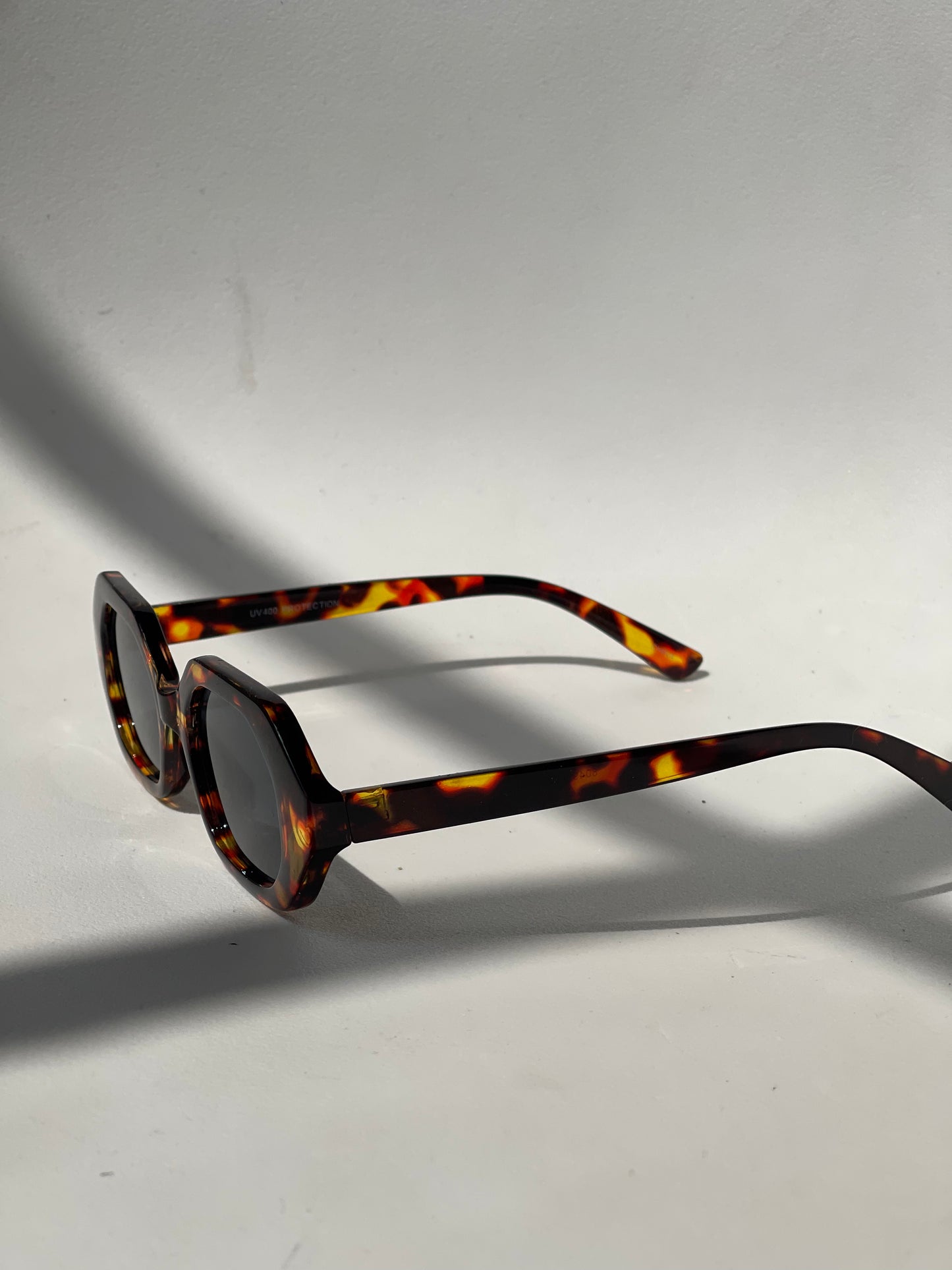 Kelsey Retro 80s Style Sunglasses In Tortoise