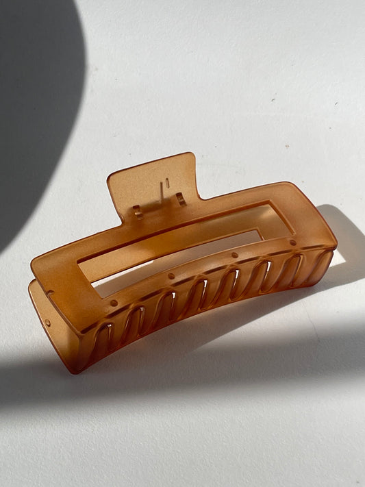 Sabrina Jumbo Modern Hallow Claw Clip In Frost Rust