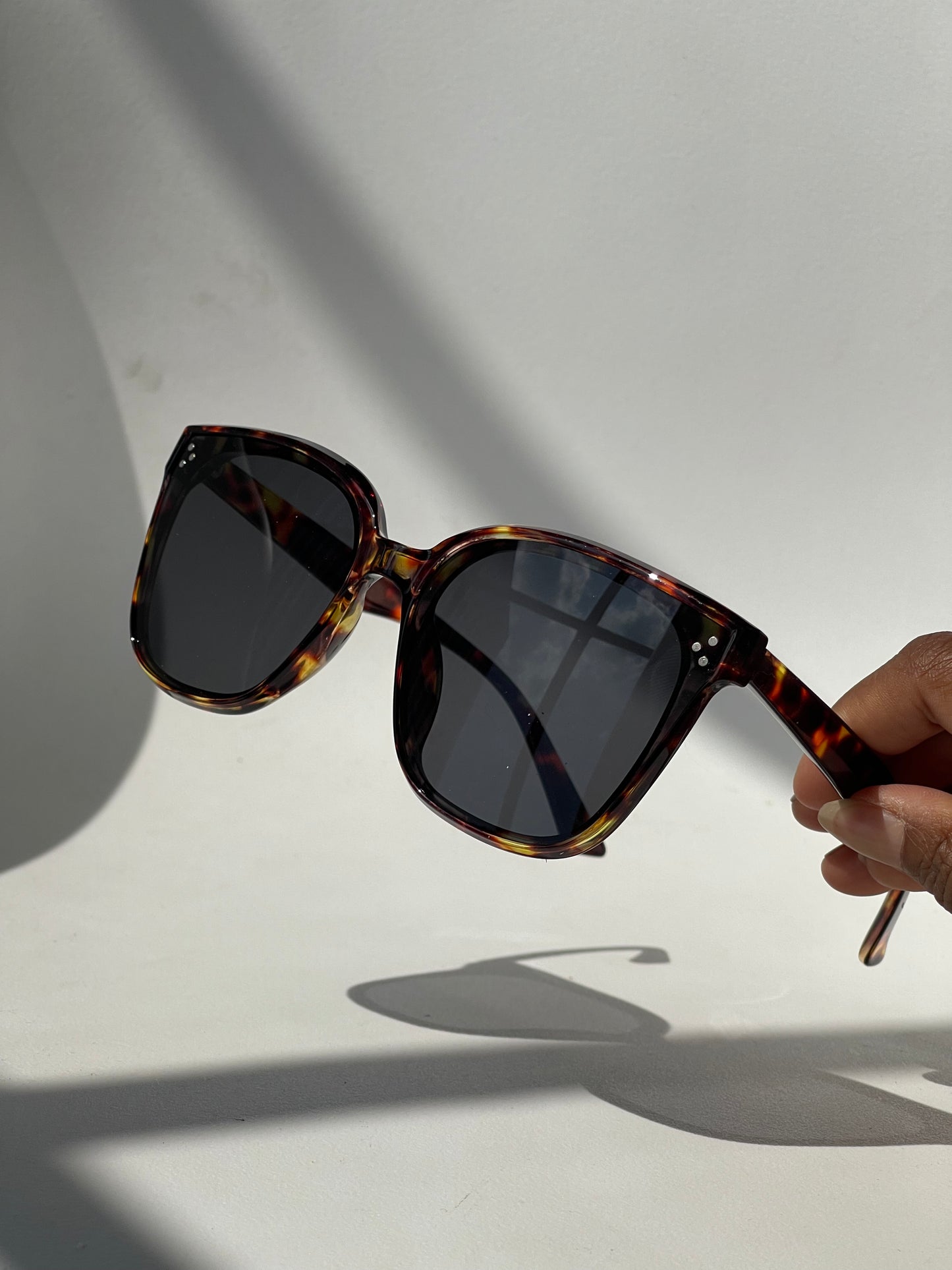 Jenna Classics Square Sunglasses In Tortoise