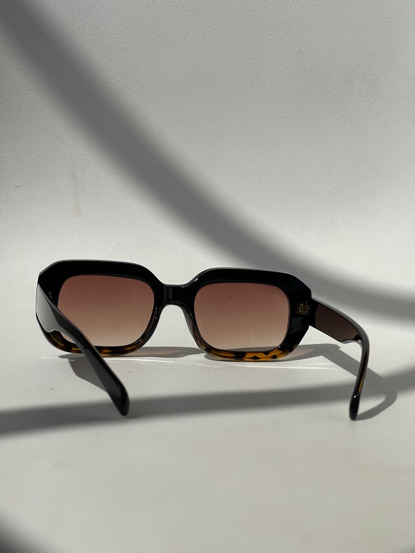 Angie Retro 70s Style Sunglasses In Half Tortoise