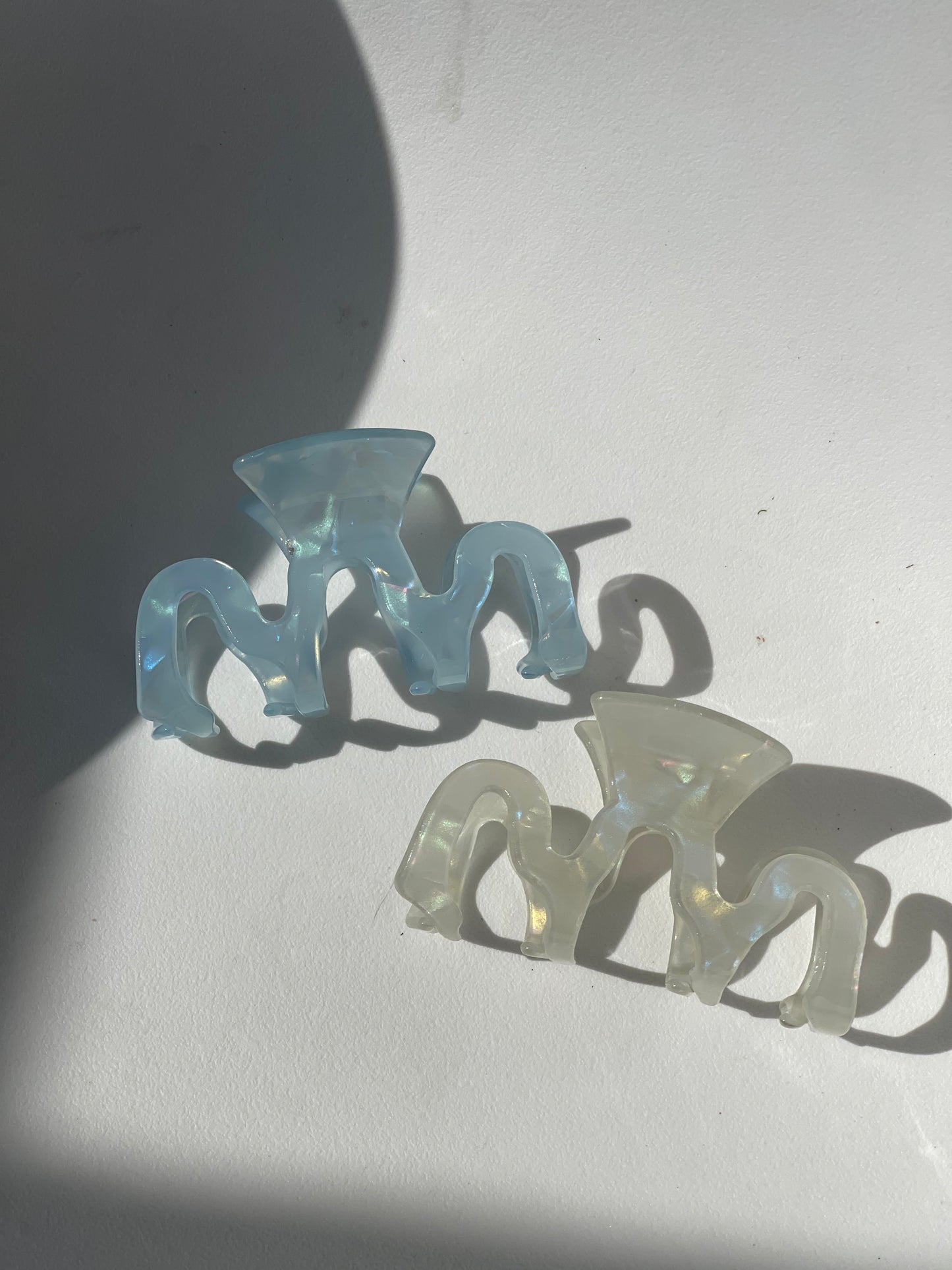 Wave Claw Clip Set In Confetti Berry