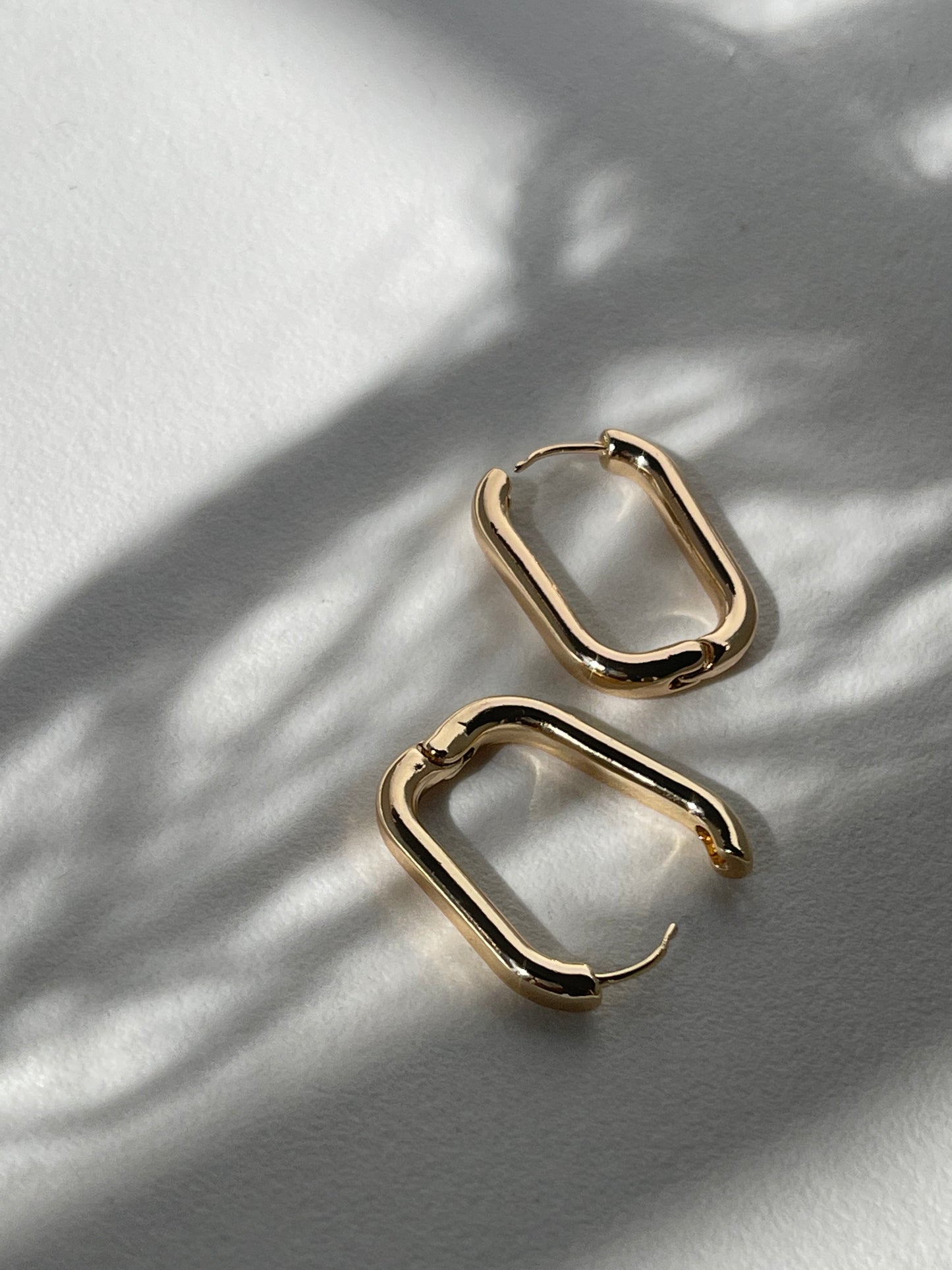 Melissa Mid Size Rounded Hug Hoop In Gold