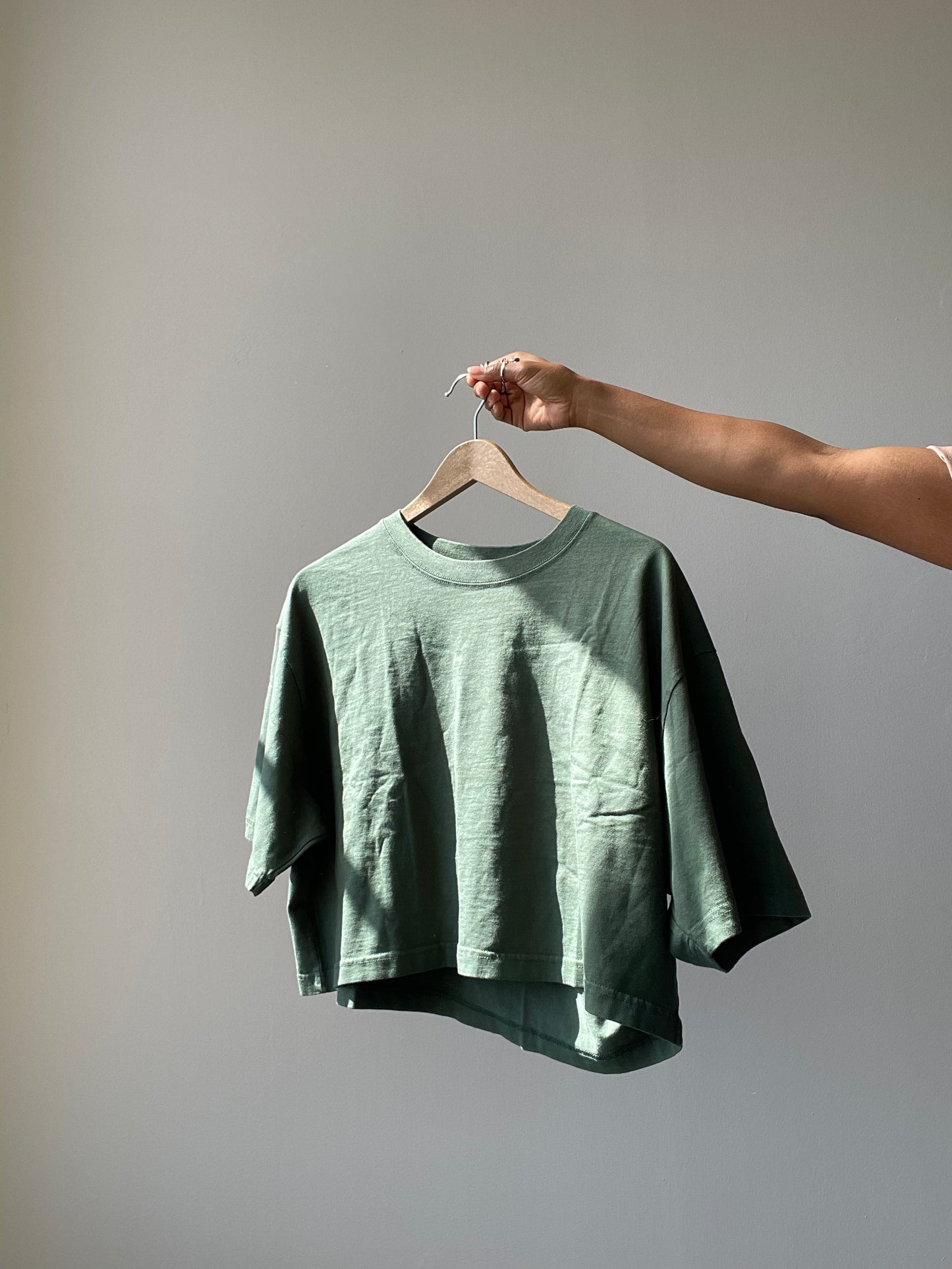 Billye Organic Cotton T Shirt In Forest Green