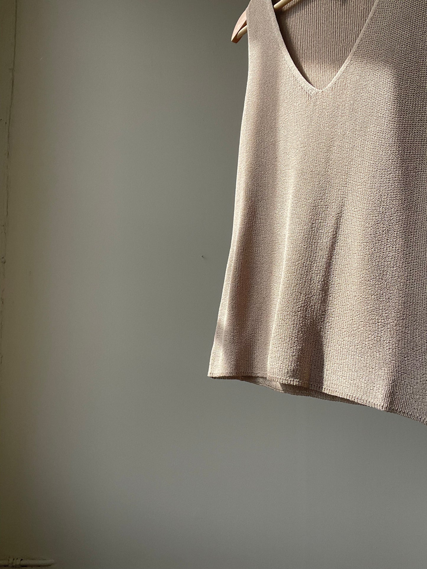 Sasha V Neck Loose Fit Tank In Ivory Taupe