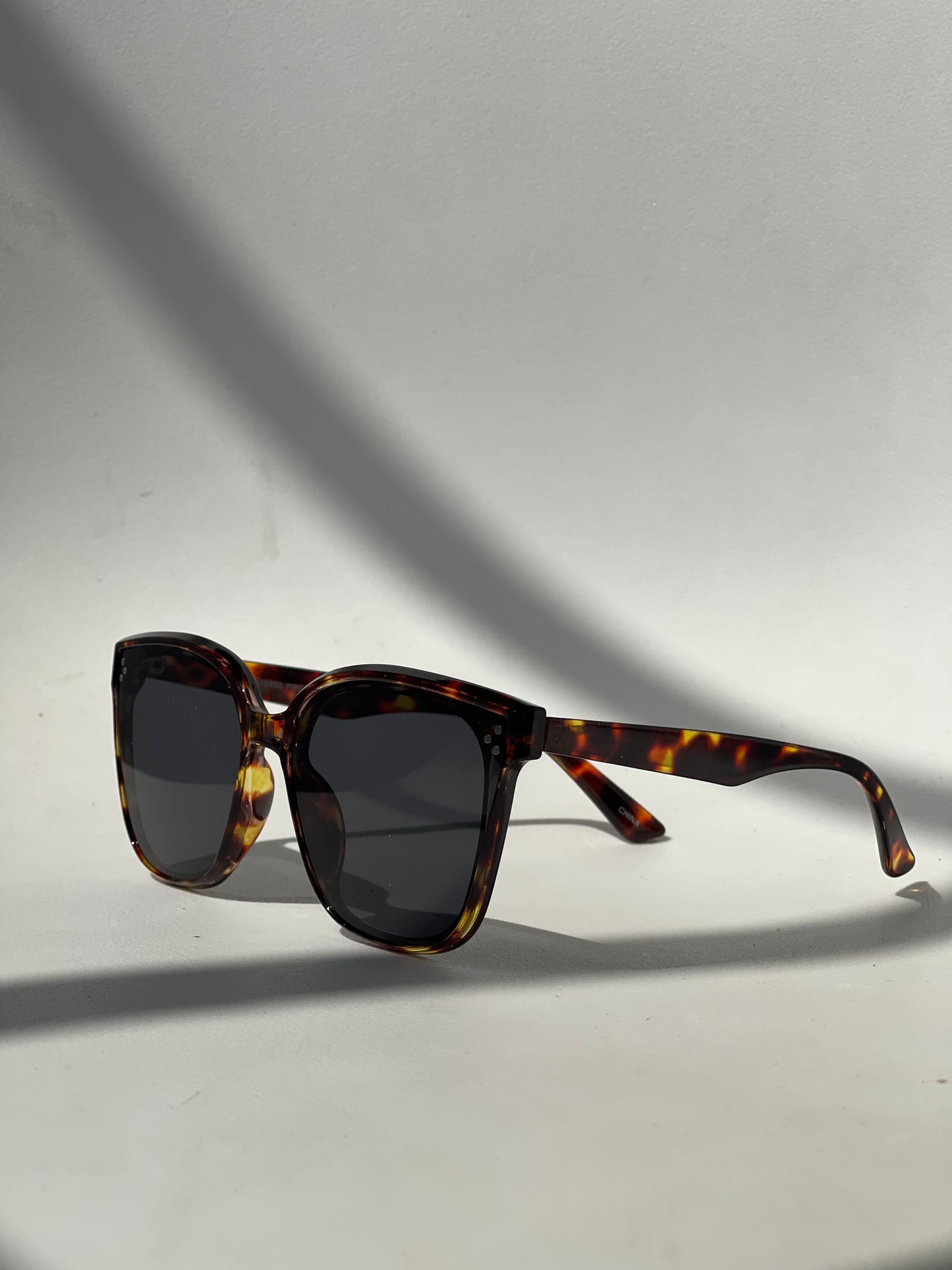 Jenna Classics Square Sunglasses In Tortoise