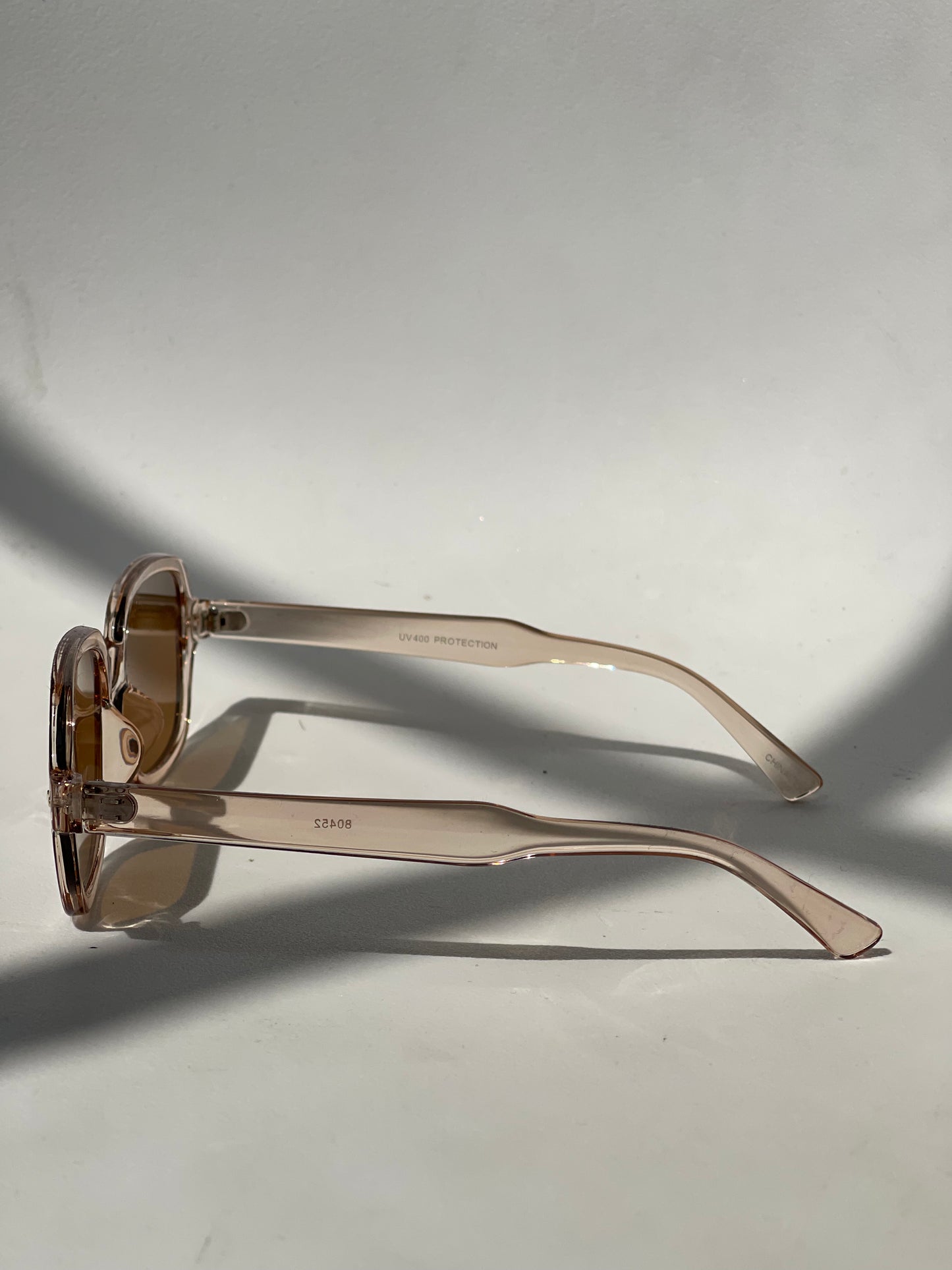 Rowan Gold Stud Sunglasses In Taupe