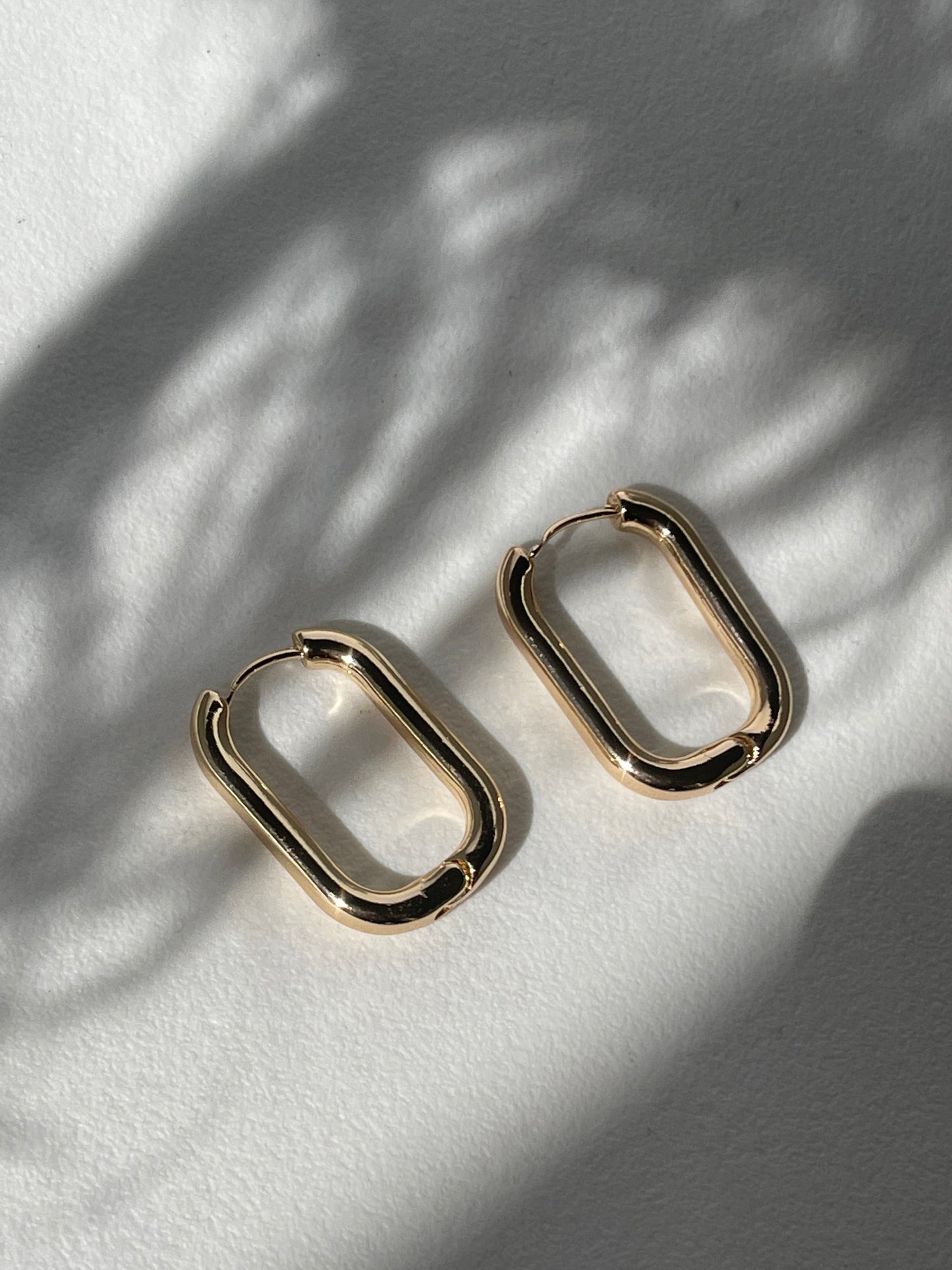 Melissa Mid Size Rounded Hug Hoop In Gold