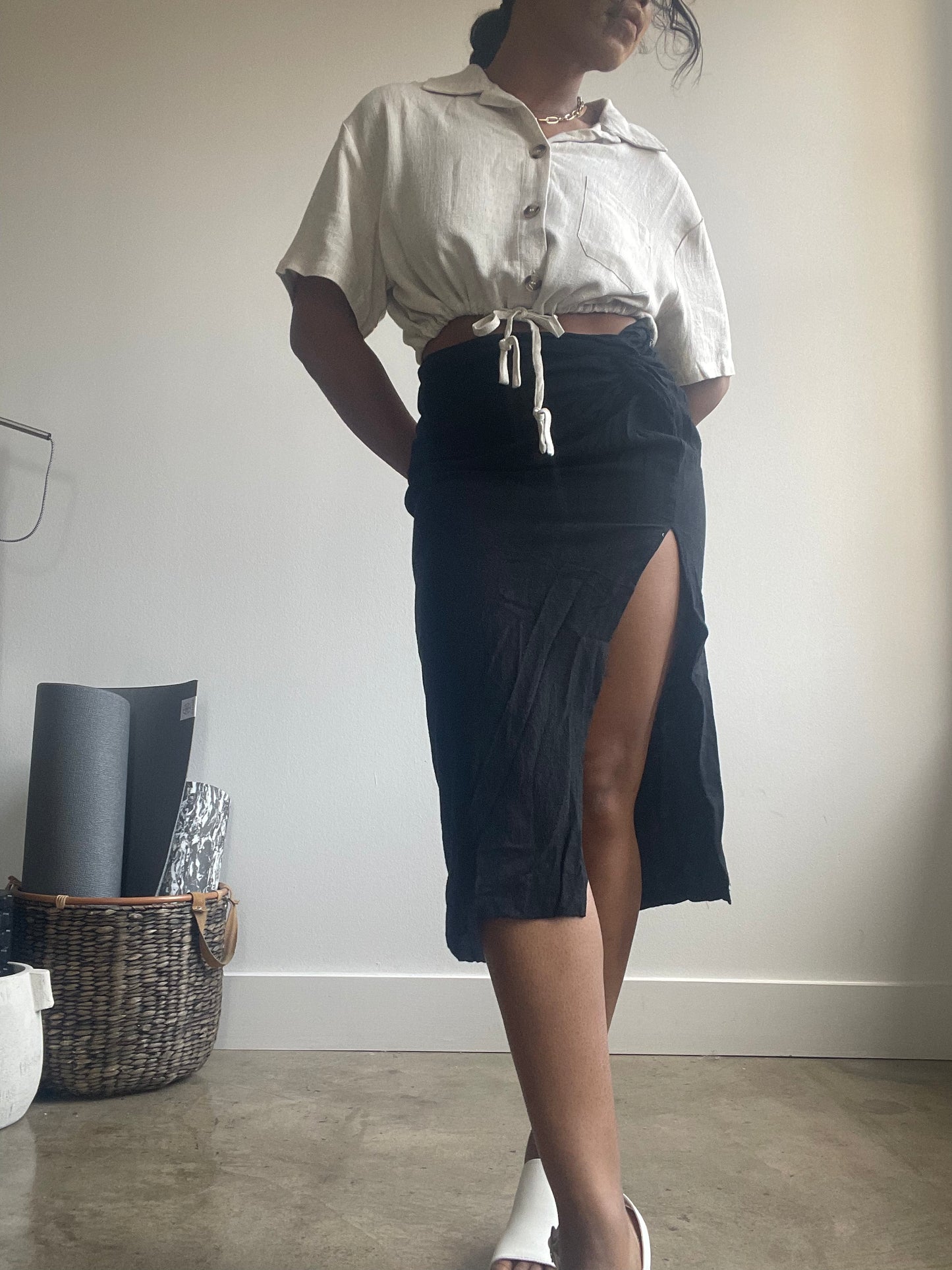 London Cotton Linen Midi Skirt In Black