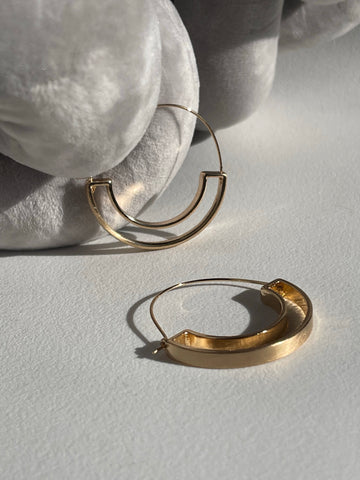 Geo Arch Hoop Earring In Matte Gold