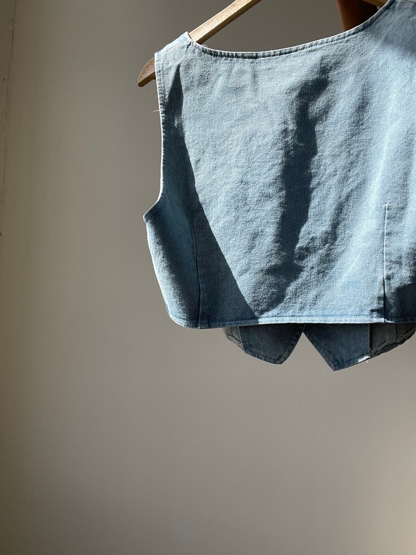 Jamna Cotton Western Button Front Vest In Light Denim