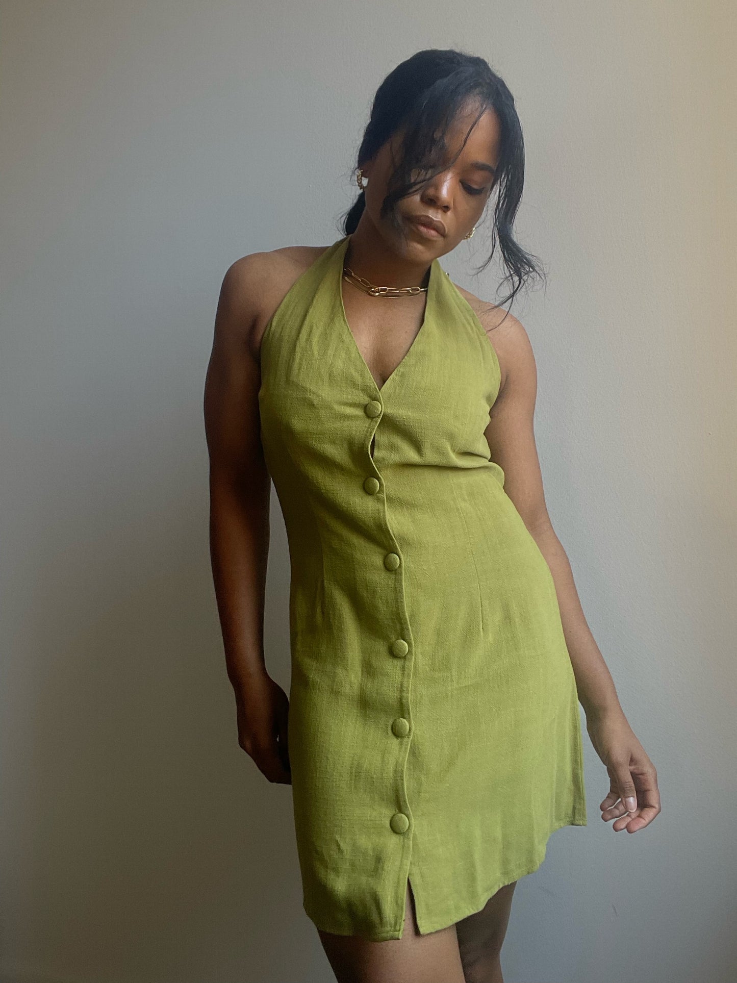 Donna Linen Button Down Halter Dress In Green