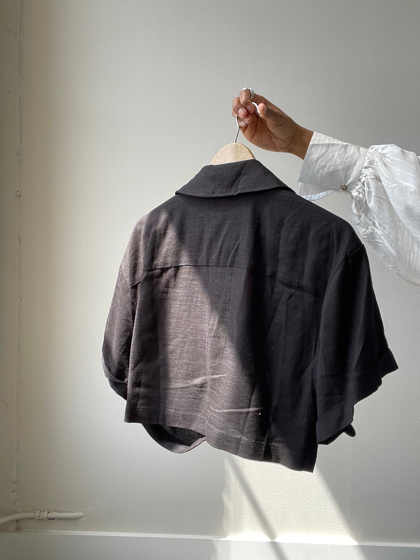 Sasha Linen Camp Collar Cropped Double Button Front Top In Black