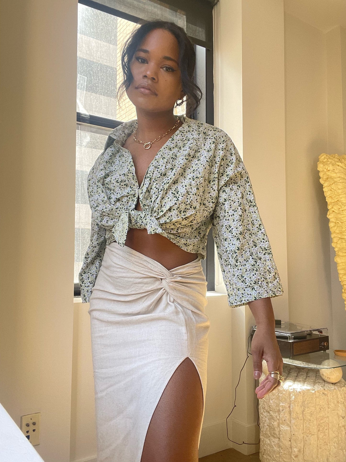Harper Floral 3/4 Sleeve Tie-Front Crop Top In Green