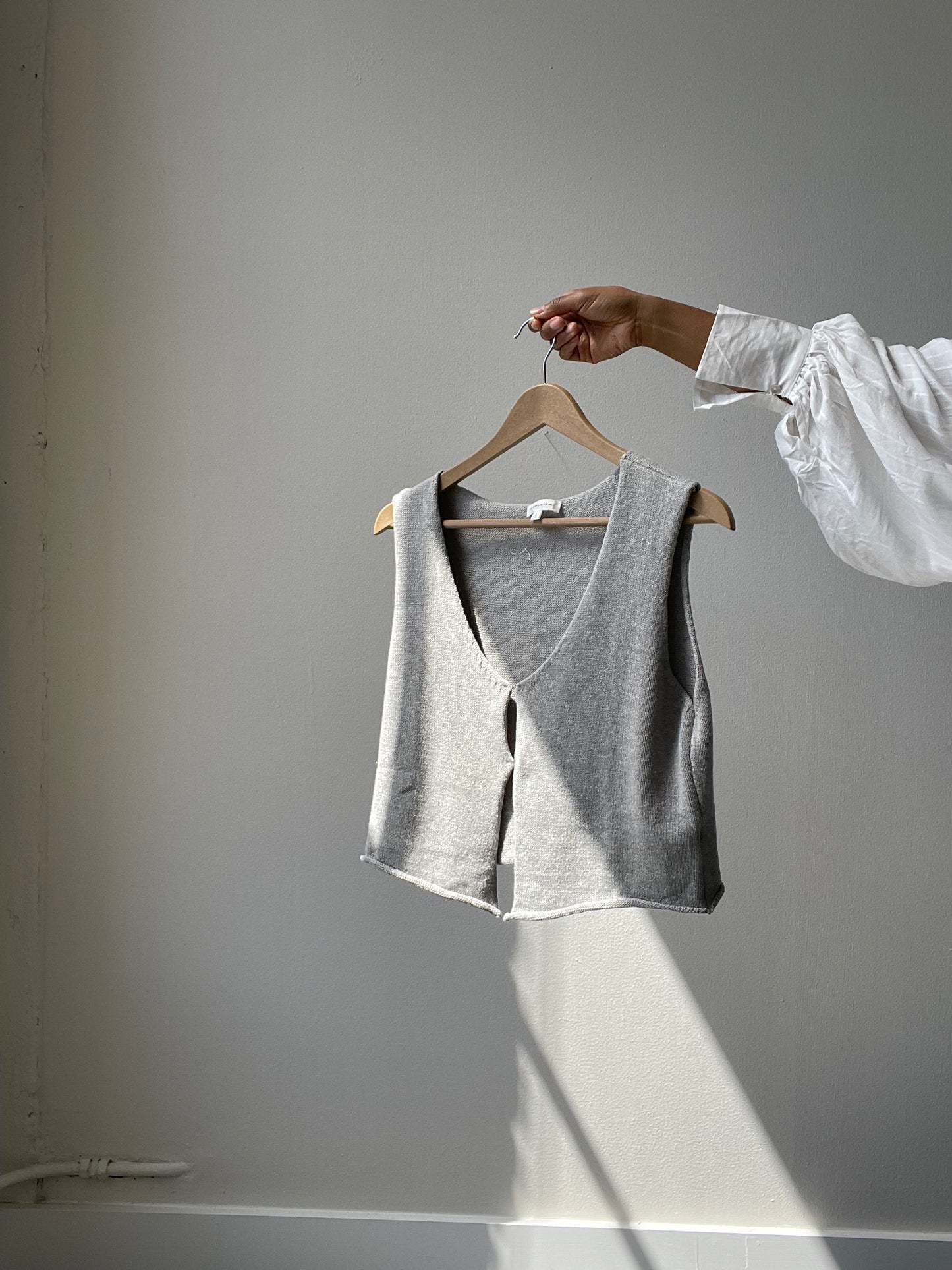 Arlette Double Front Closure Cotton Knit Vest In Grey