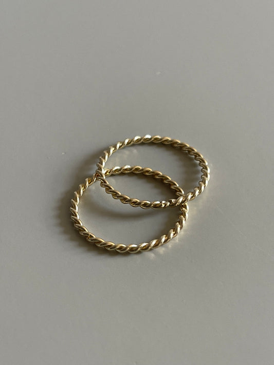 Classic Mini Twist Ring Set In Gold