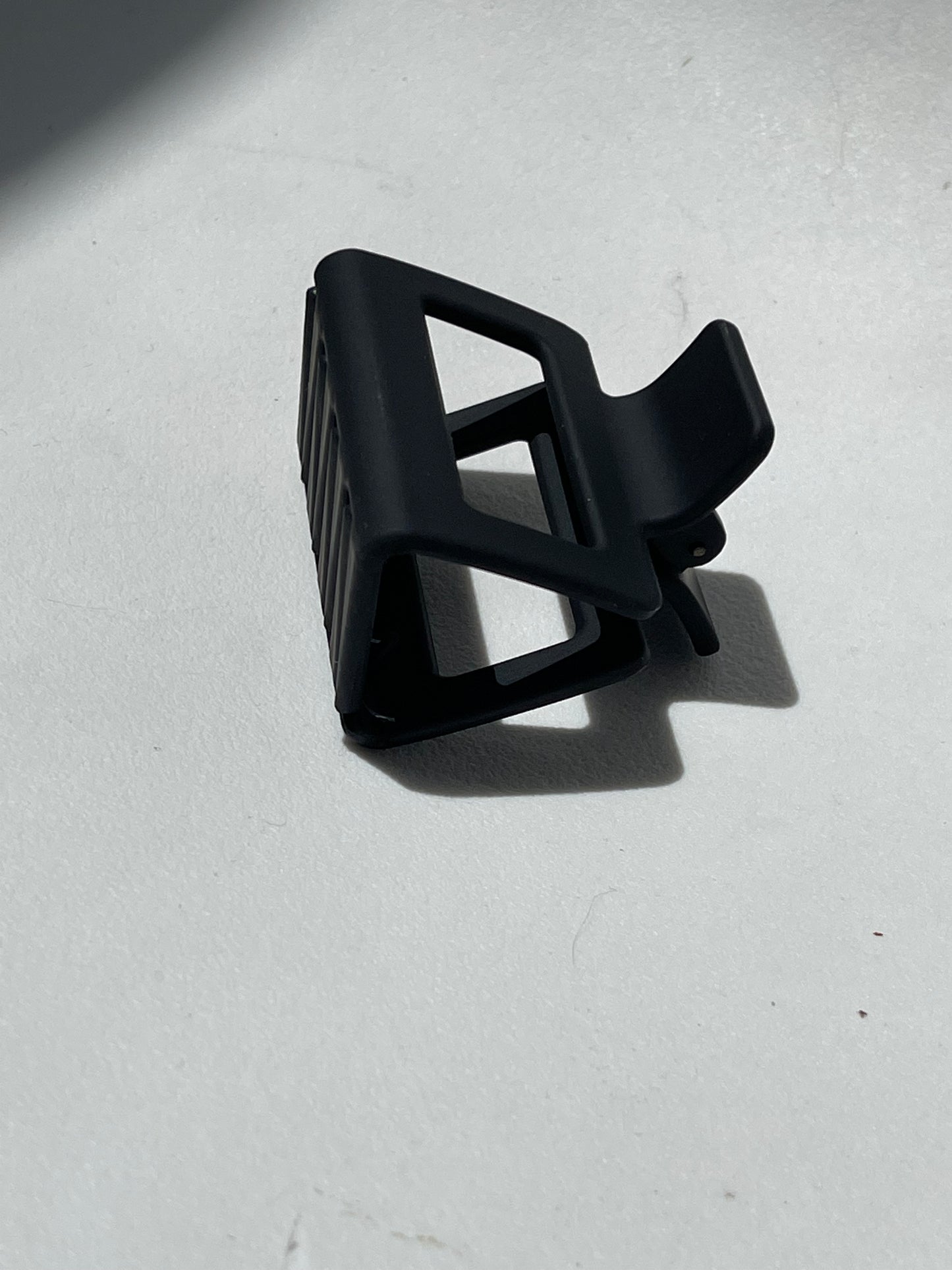 Merideth Mid Size Square Matte Claw Clip In Black