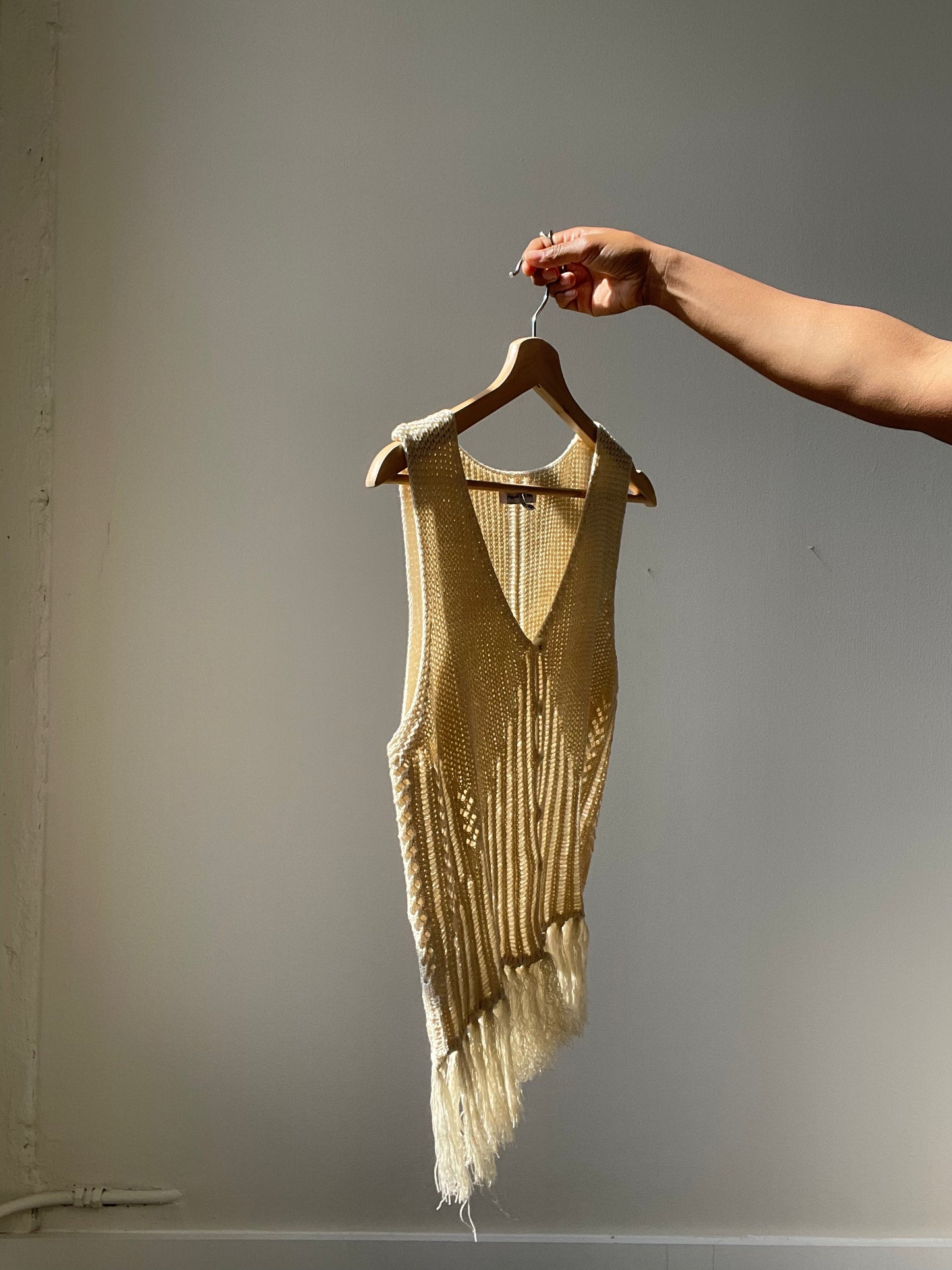 Zoe Crochet Knit Button Front Fringe Vest In Natural