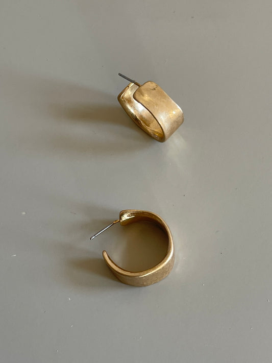 Organic Soft Wave Hug Hoop Earring In Matte Gold