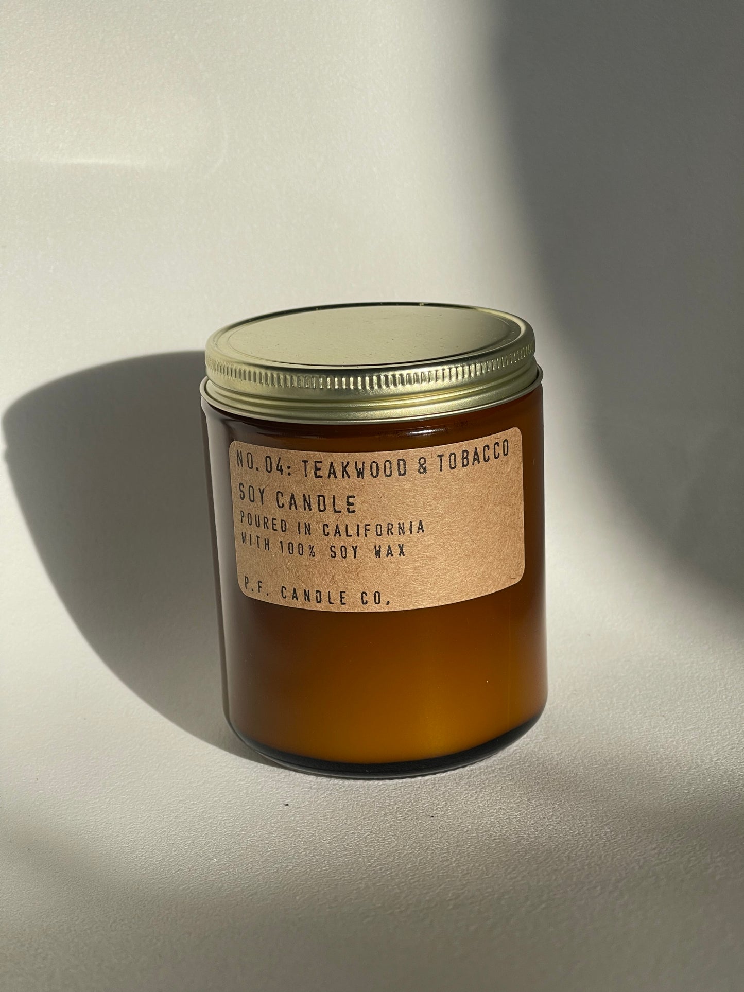 P.F. Teakwood & Tobacco– 7.2 oz Soy Candle